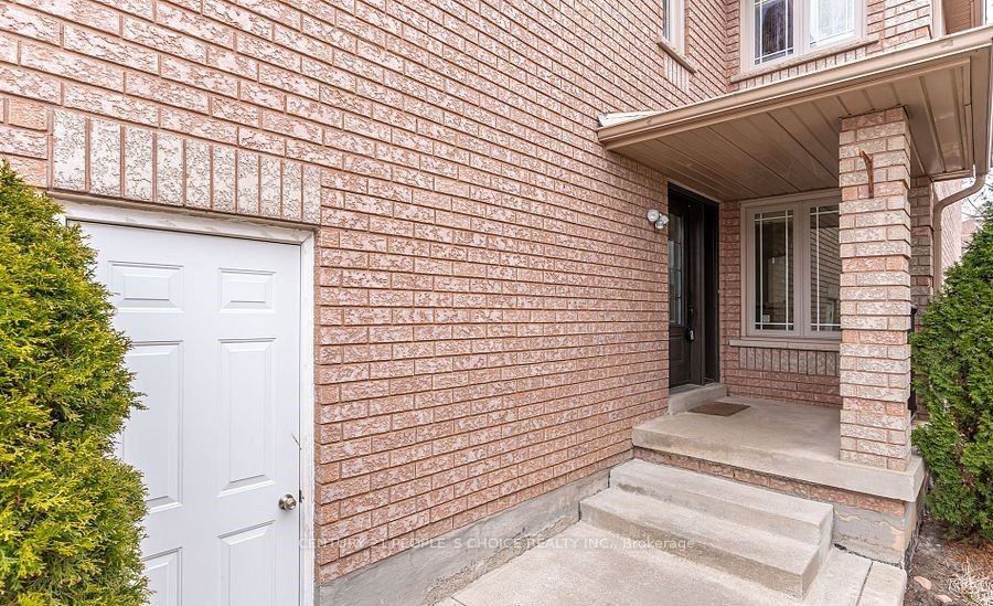 3744 Althorpe Circle, Mississauga, ON L5N 7G4 photo 3