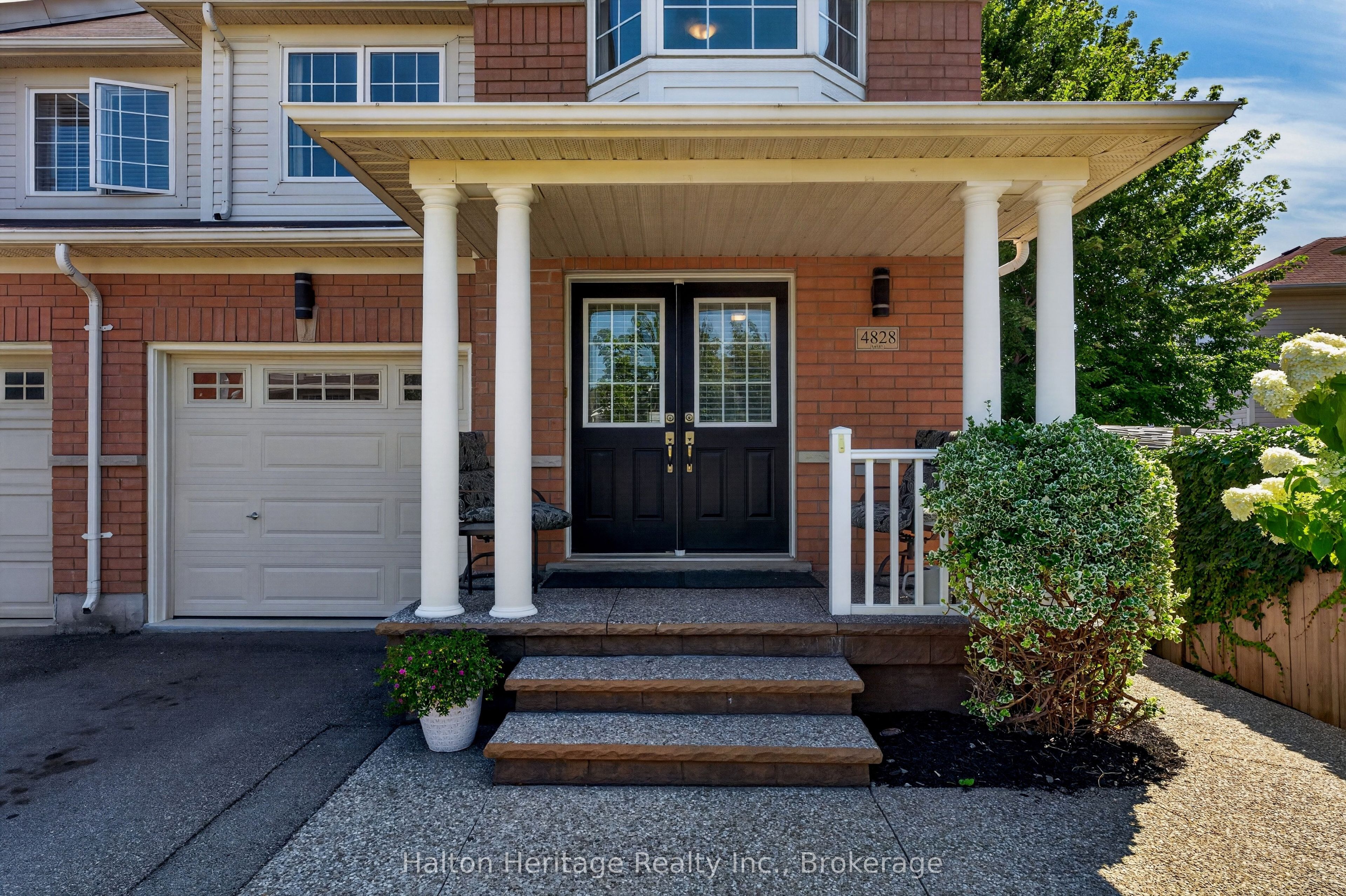 4828 Valera Road, Burlington, ON L7M 0H9 photo 3