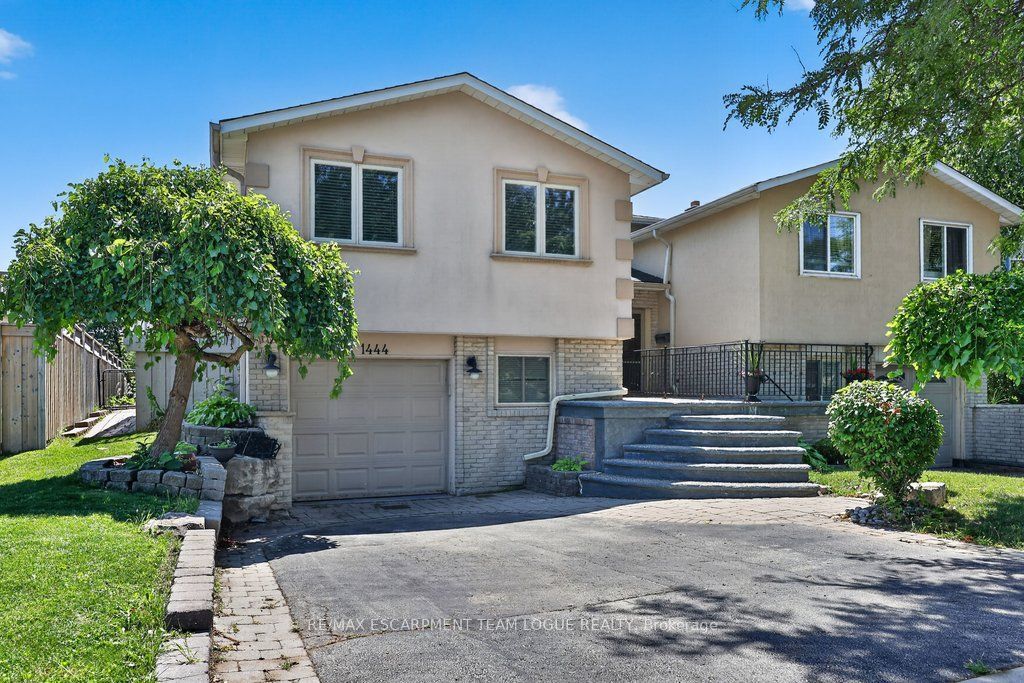 1444 PADDINGTON Court, Burlington, ON L7M 1W7 photo 2