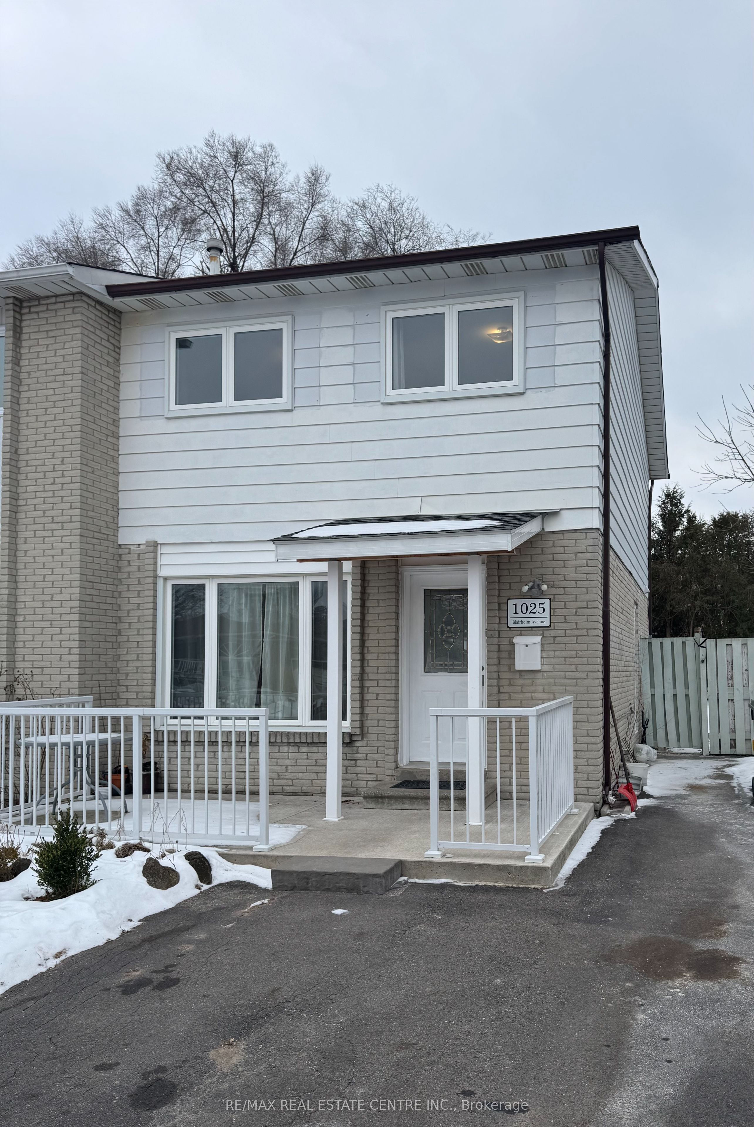 1025 Blairholm Avenue -Upper Level, Mississauga, ON L5C 1G5