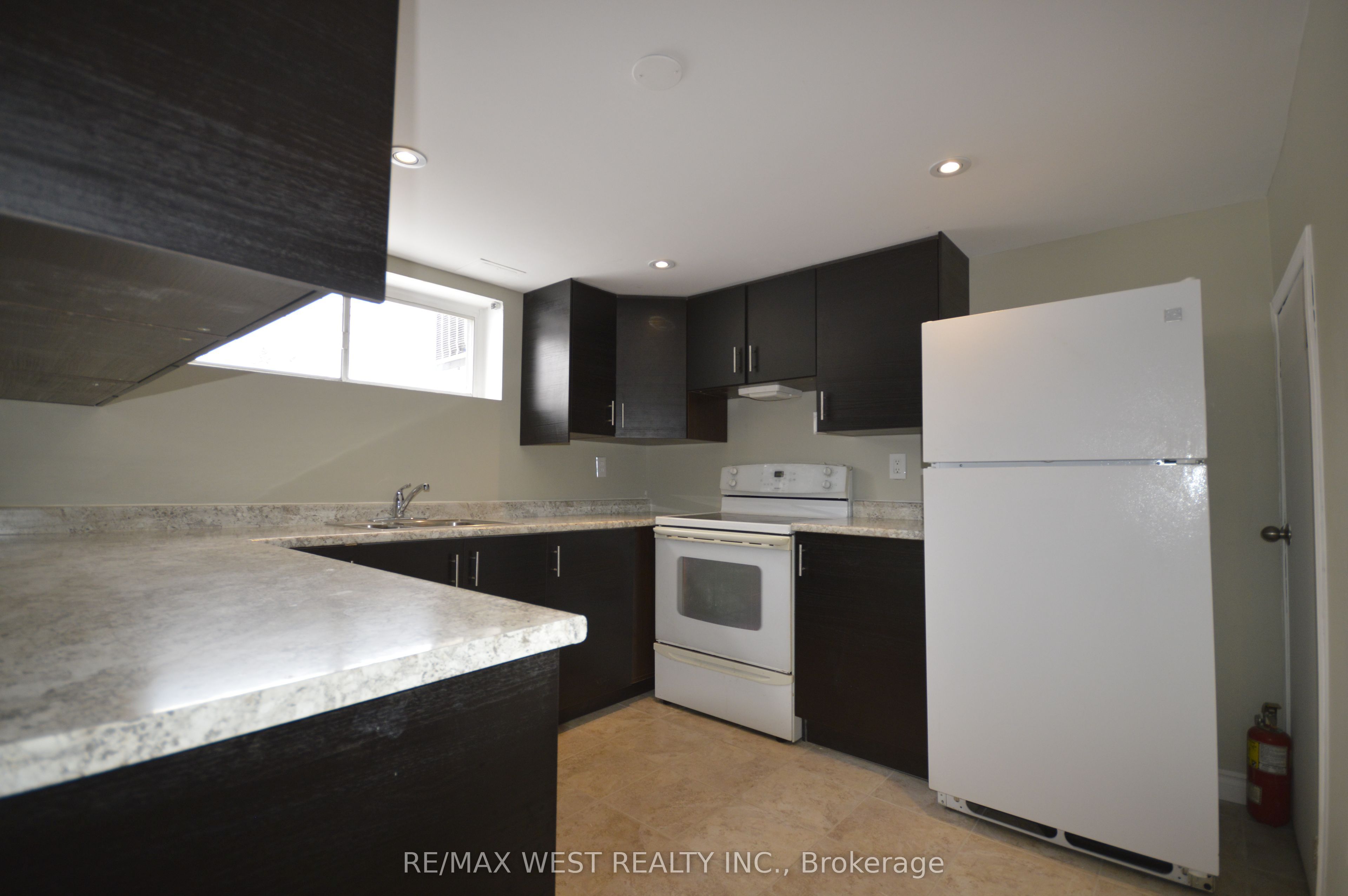 23 Bairstow Crescent Basement, Toronto, ON M9W 4R3 photo 5
