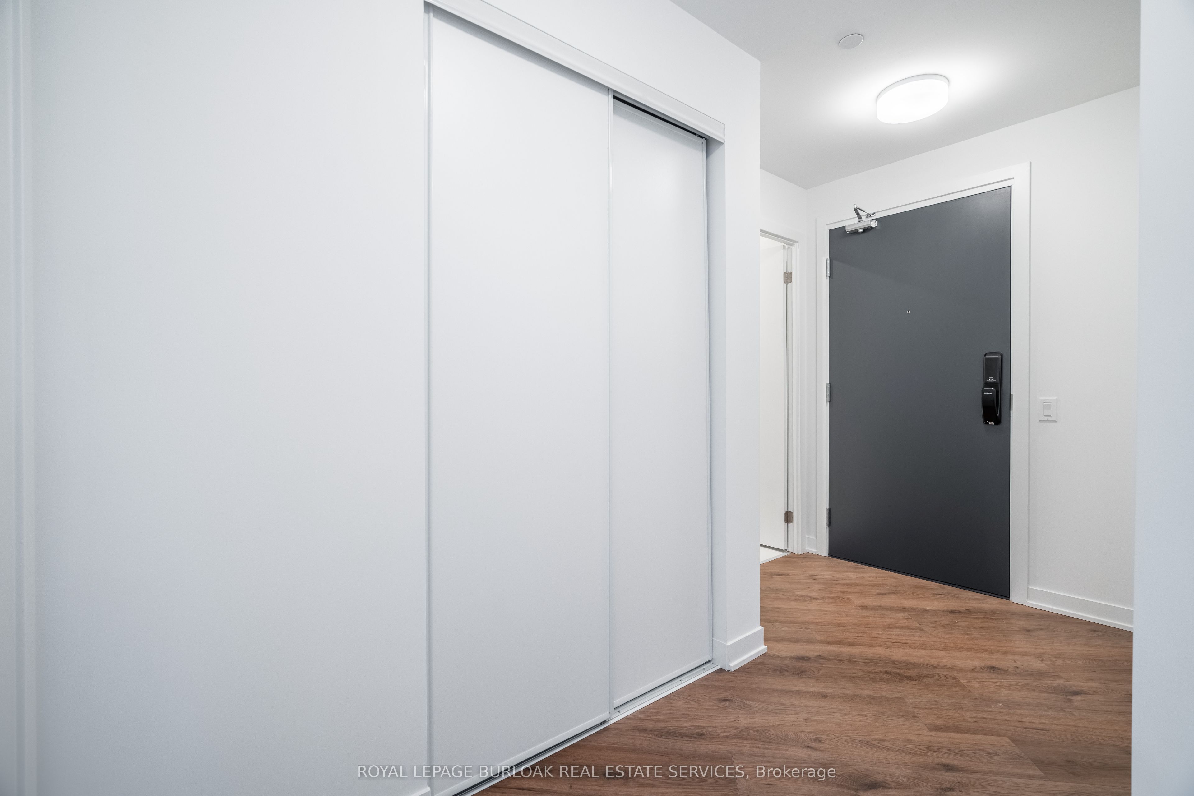 395 Dundas Street W 801, Oakville, ON L6M 5R8 photo 5