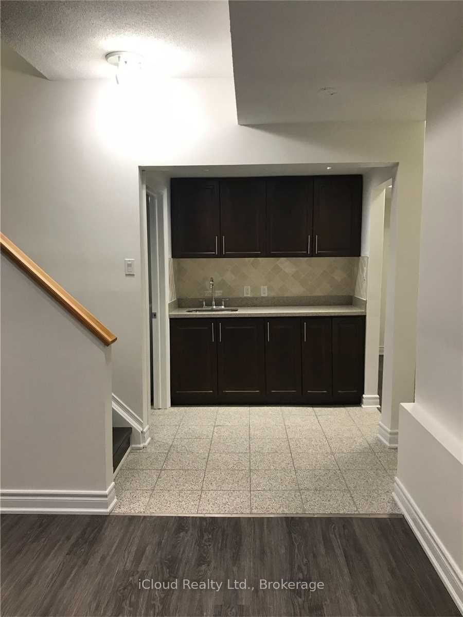 1449 Ithaca Court, Mississauga, ON L5J 4L1 photo 5