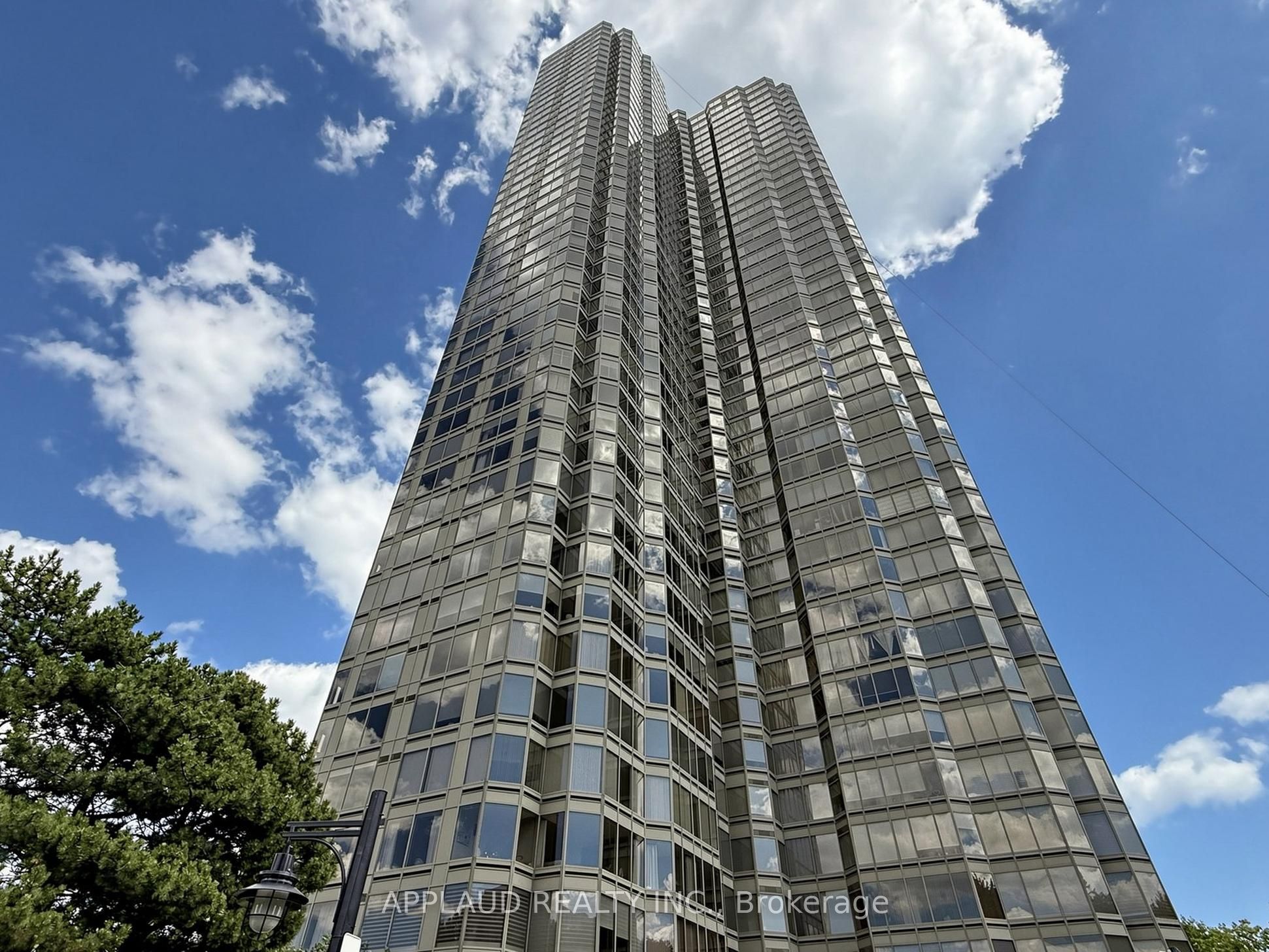 1 Palace Pier Court 2604, Toronto, ON M8V 3W9