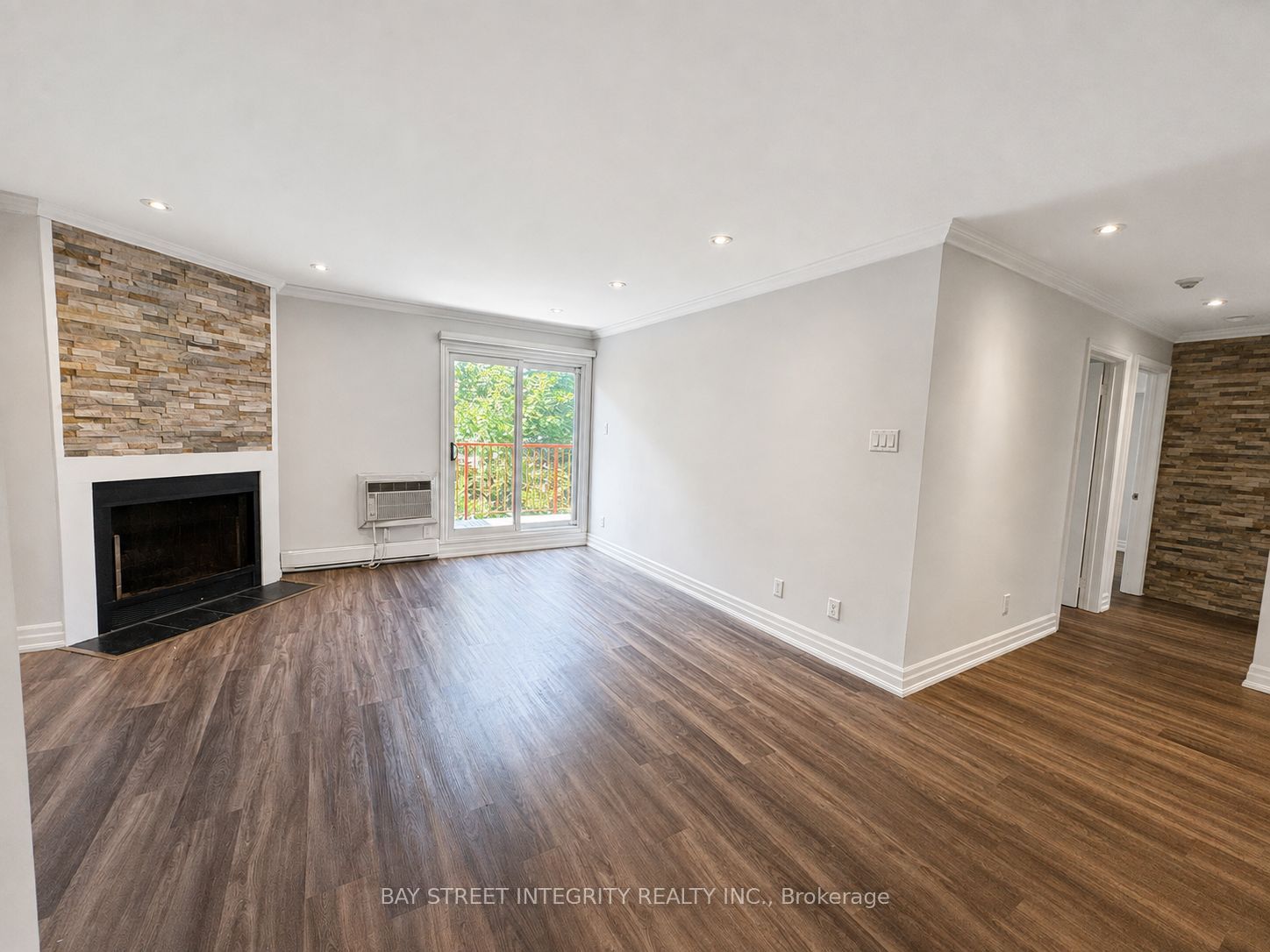 1498 Pilgrims Way 234, Oakville, ON L6M 3G9 photo 2