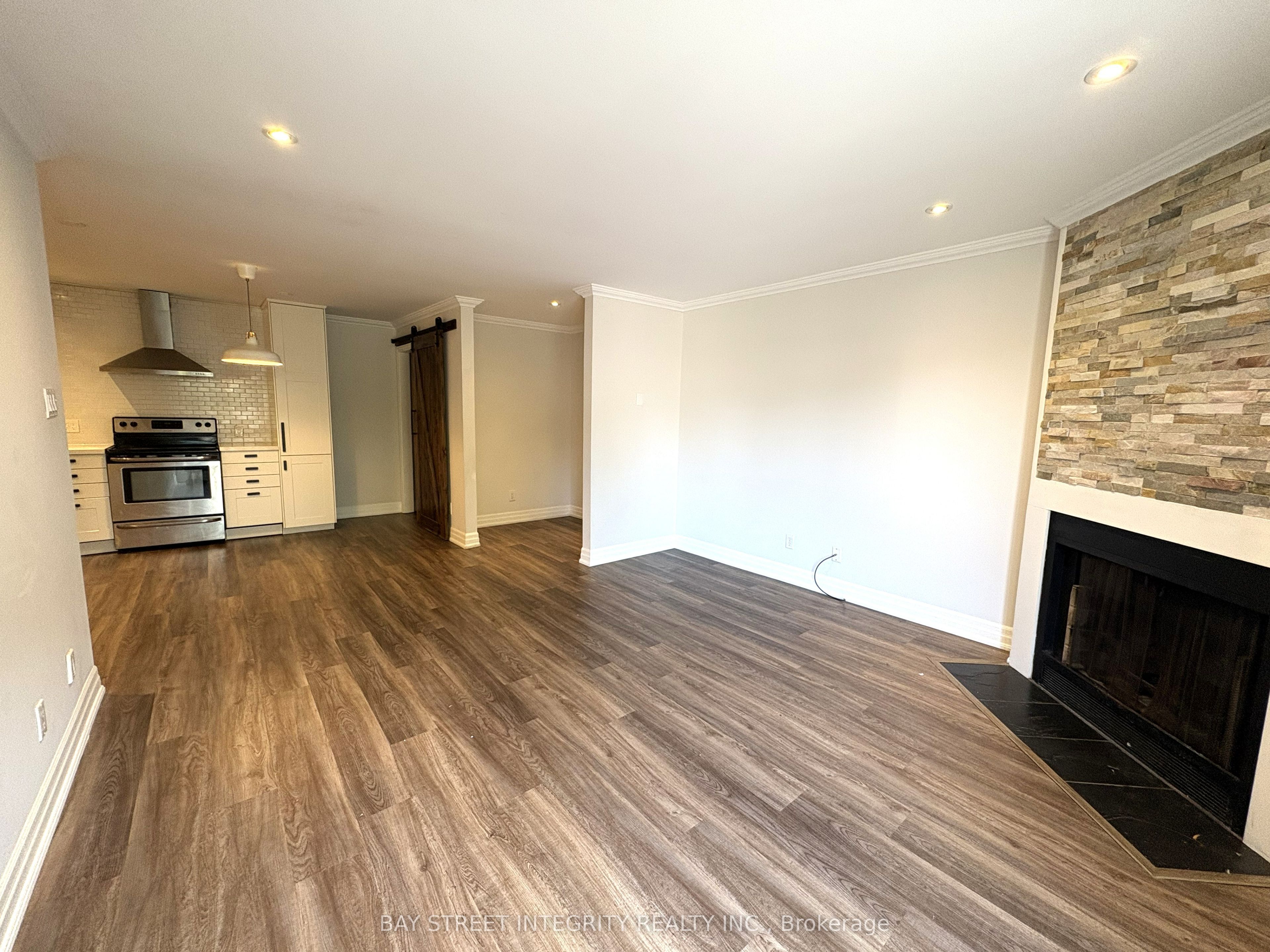 1498 Pilgrims Way 234, Oakville, ON L6M 3G9 photo 4