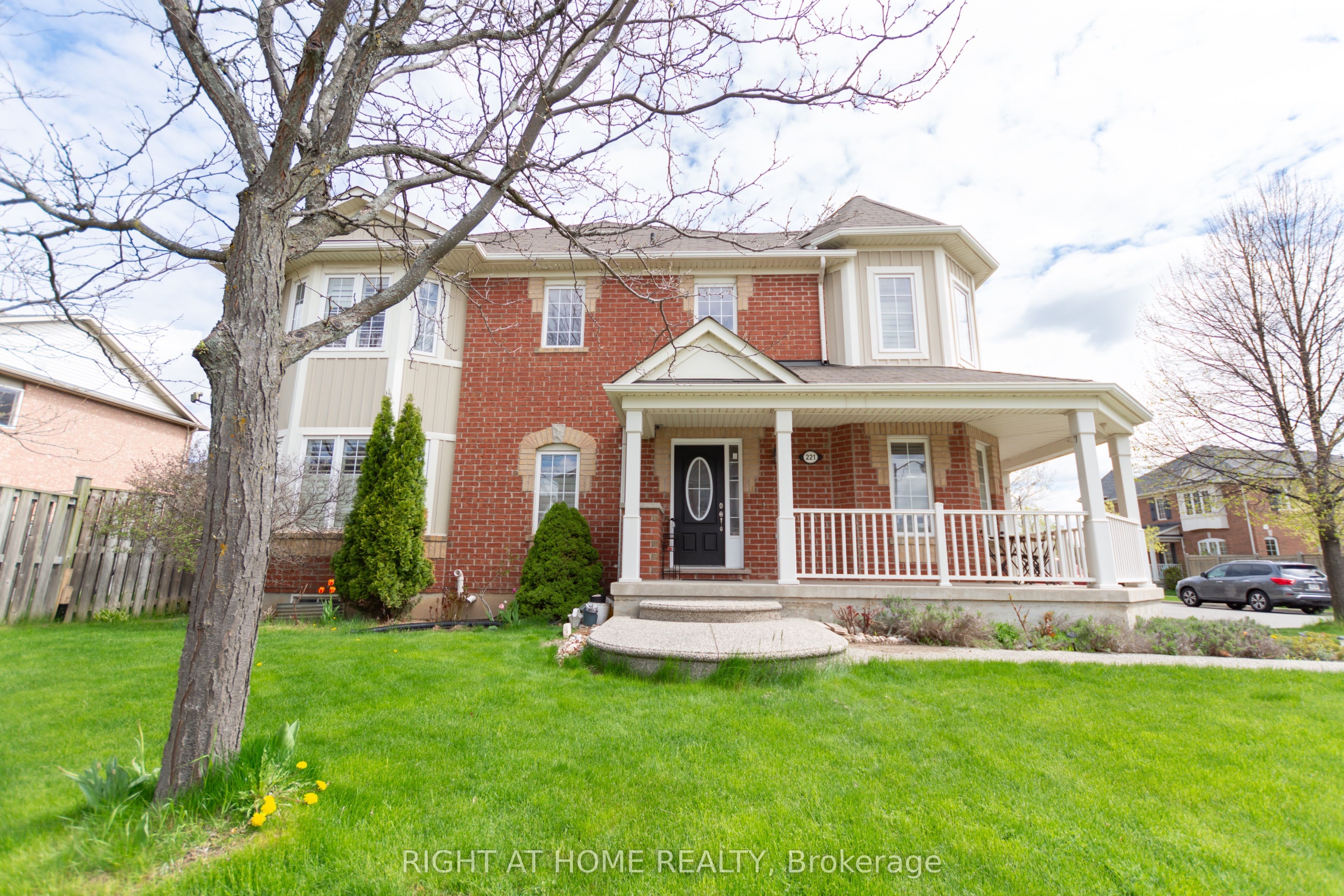221 Prosser Circle, Milton, ON L9T 0P6 photo 2