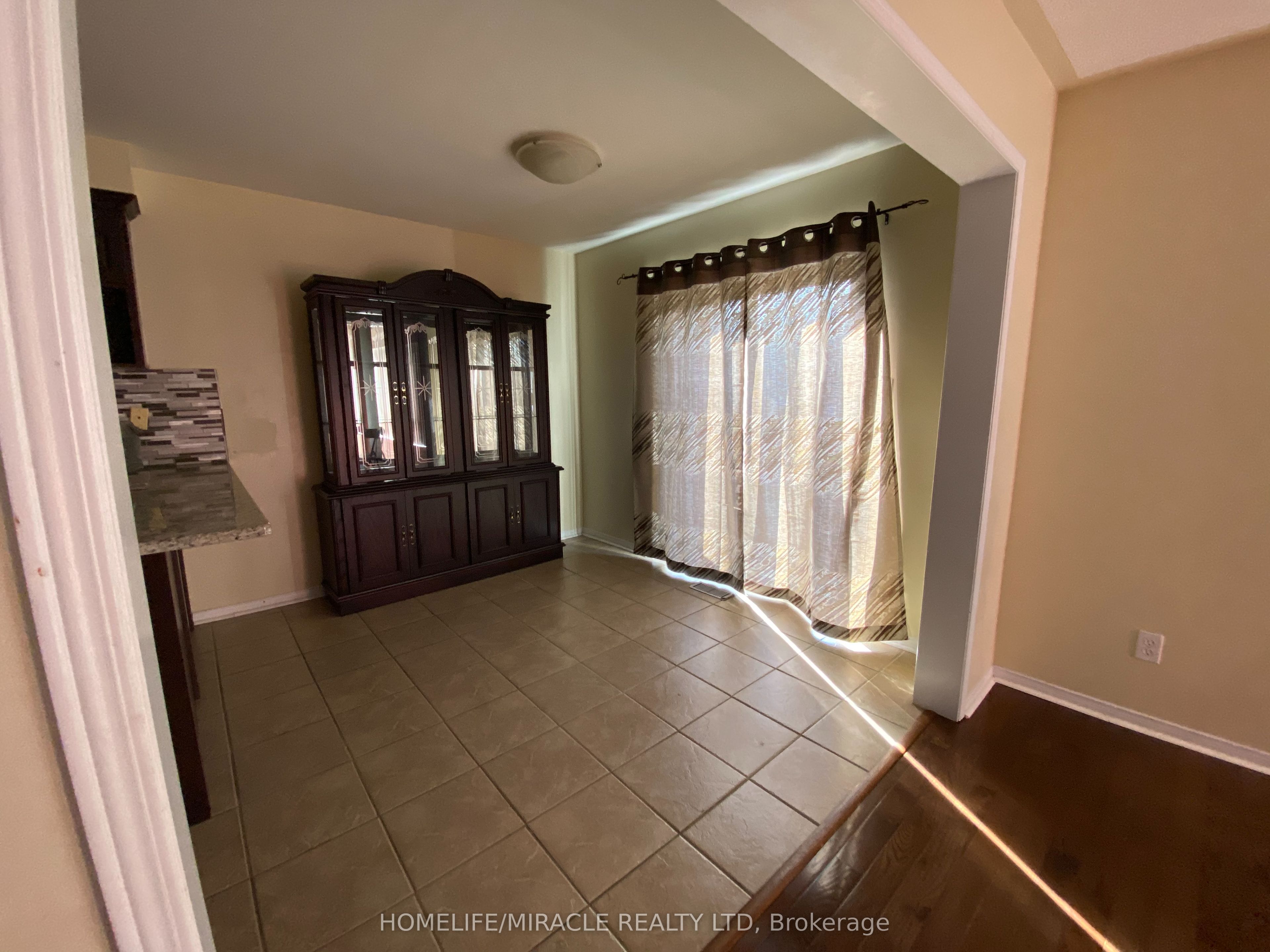 7419 Magistrate Terrace, Mississauga, ON L5W 1K9 photo 3