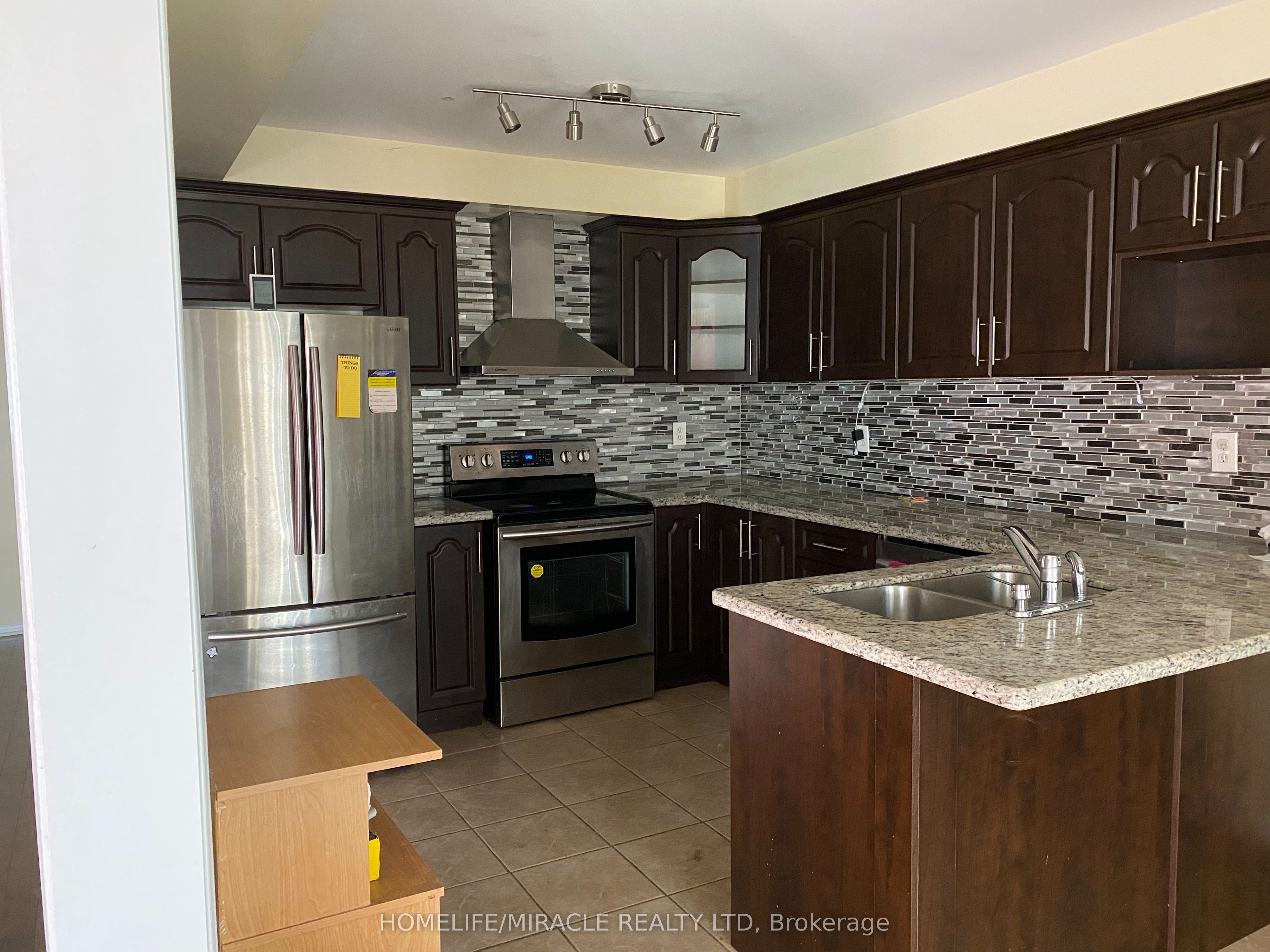 7419 Magistrate Terrace, Mississauga, ON L5W 1K9 photo 5