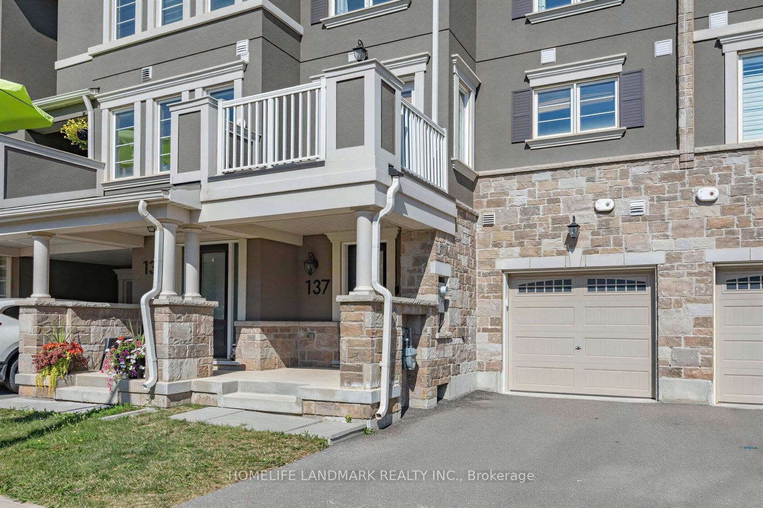 137 Christopher Road, Oakville, ON L6H 0X9 photo 3
