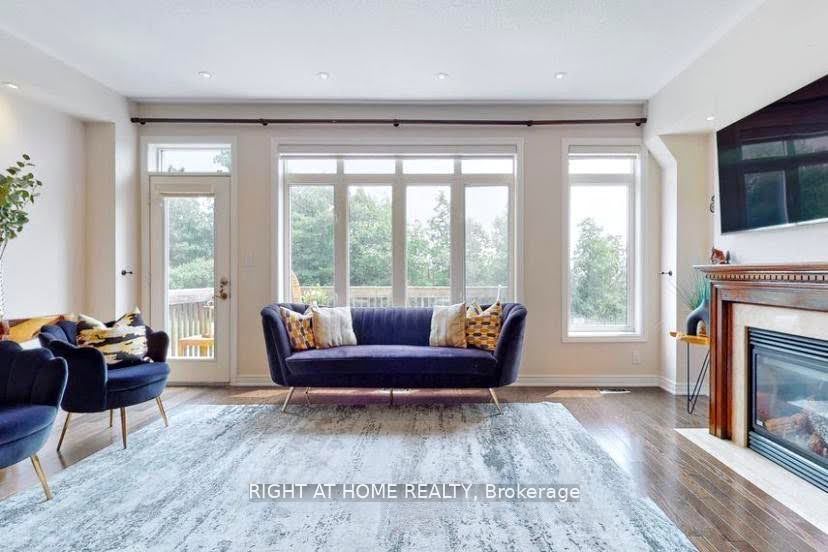 1138 Woodington Lane, Oakville, ON L6H 7V1 photo 3