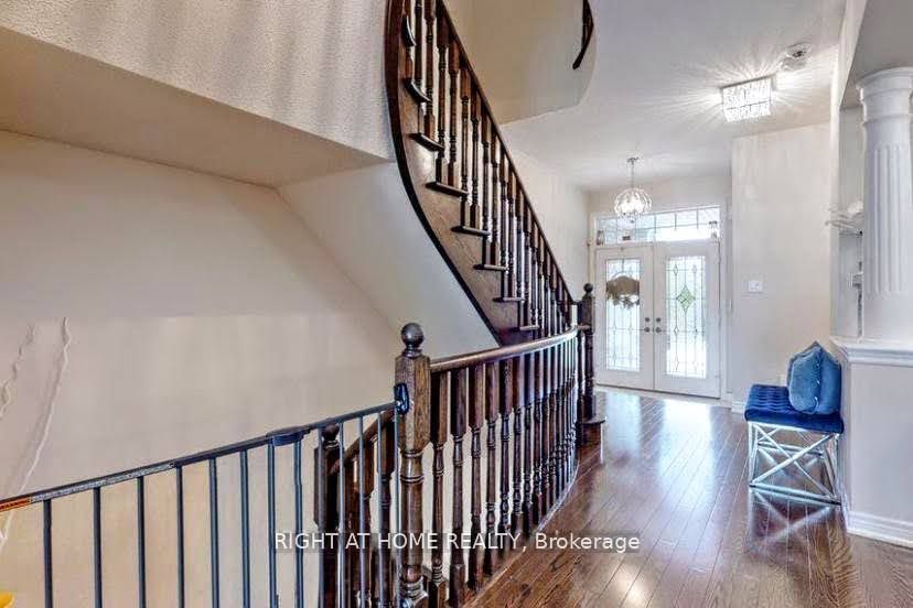 1138 Woodington Lane, Oakville, ON L6H 7V1 photo 4