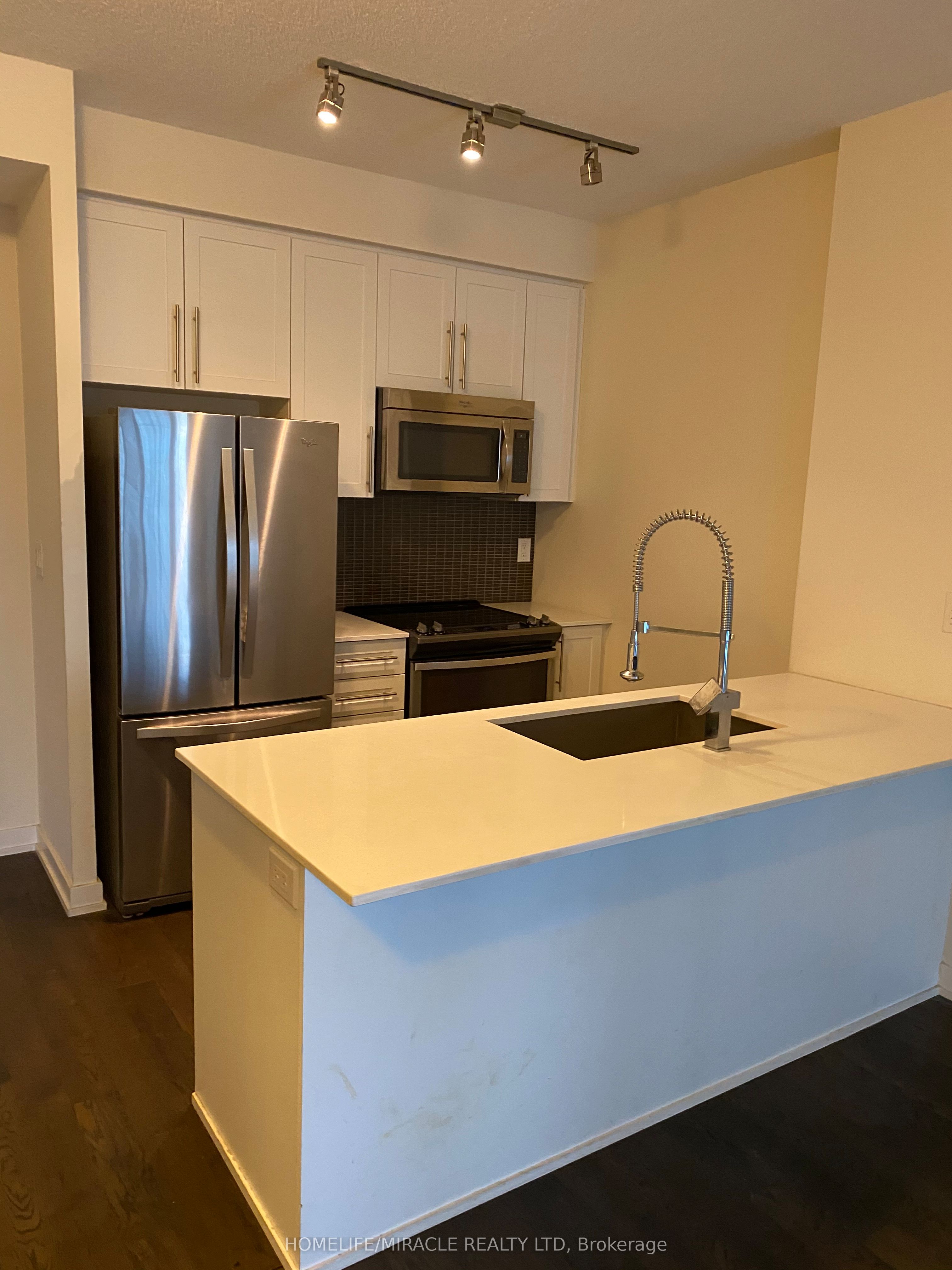 4011 Brickstone Mews 3004, Mississauga, ON L5B 0J7 photo 4
