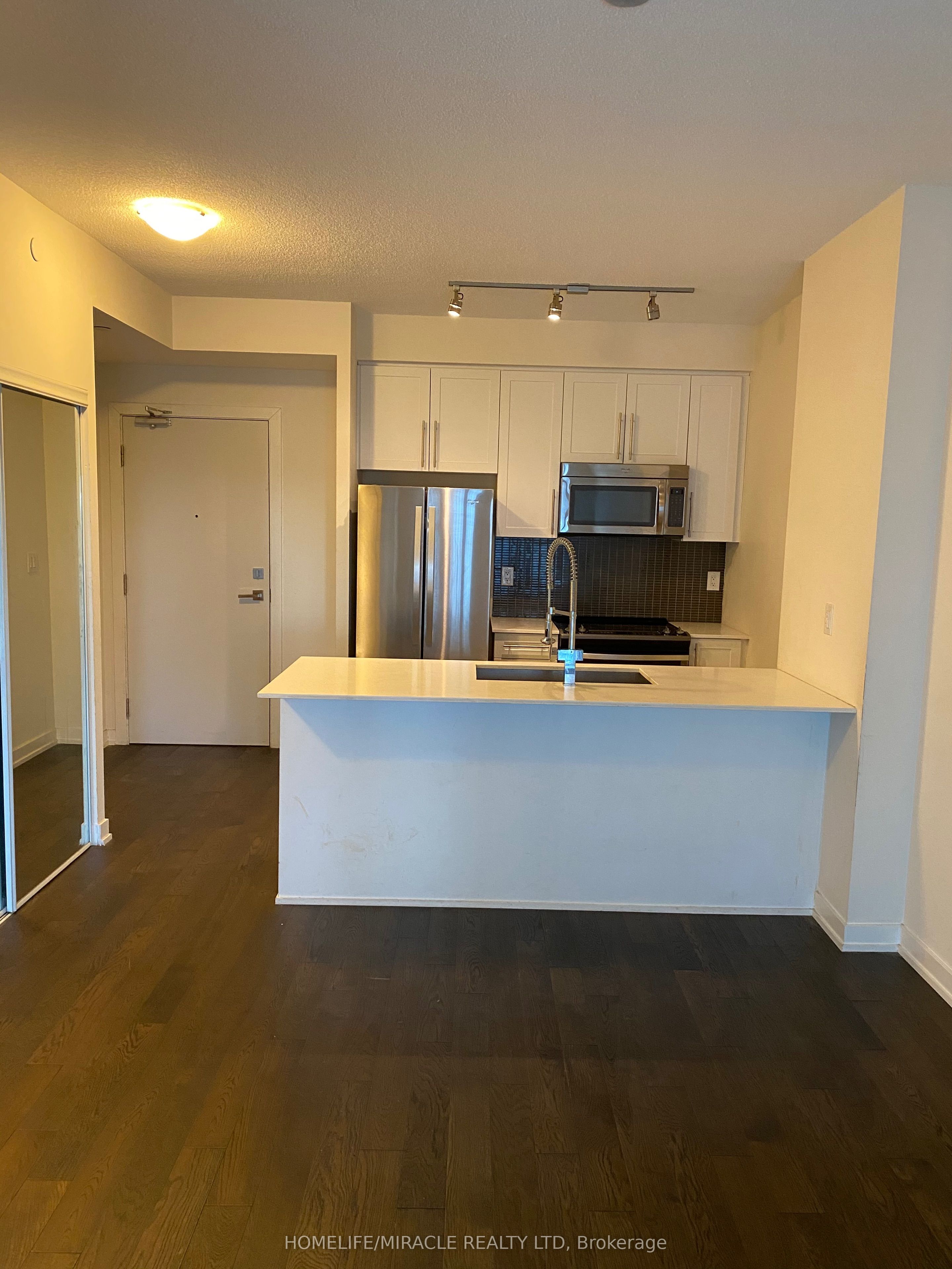4011 Brickstone Mews 3004, Mississauga, ON L5B 0J7 photo 5