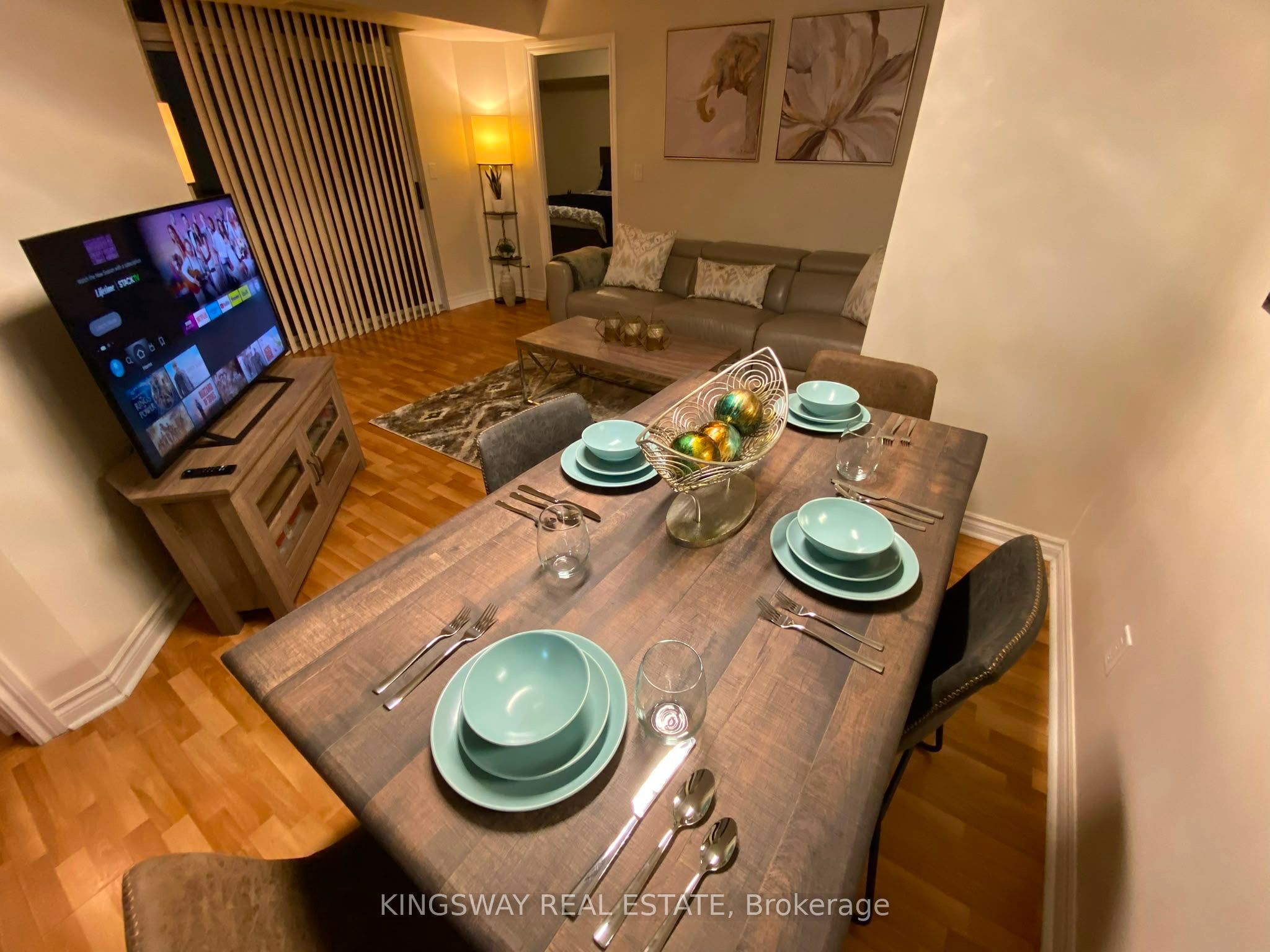 3888 Duke Of York Boulevard 2730, Mississauga, ON L5B 4P5