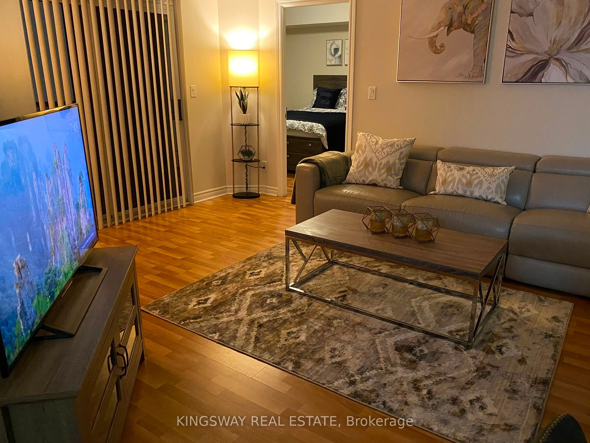 3888 Duke Of York Boulevard 2730, Mississauga, ON L5B 4P5 photo 2