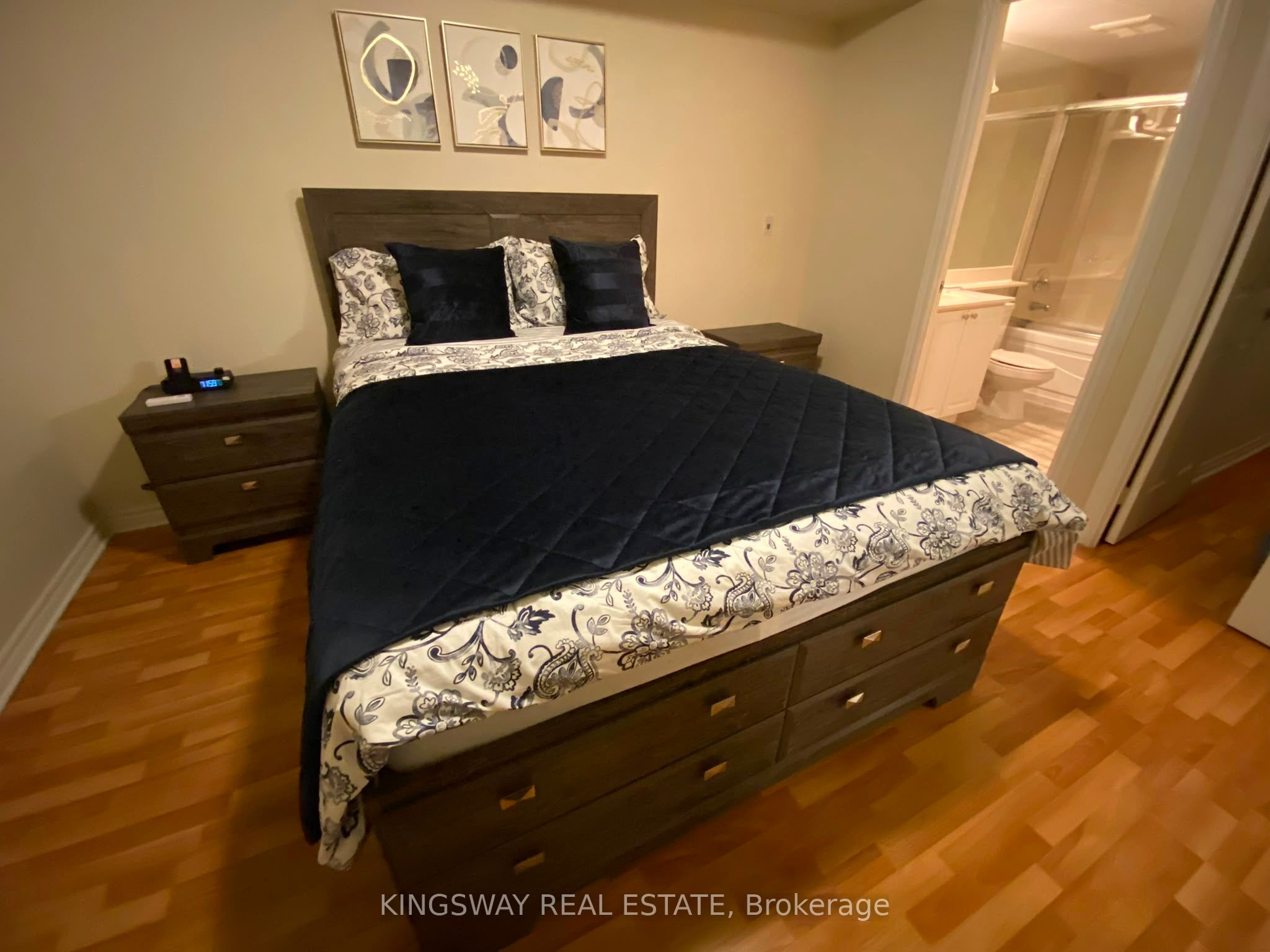3888 Duke Of York Boulevard 2730, Mississauga, ON L5B 4P5 photo 4