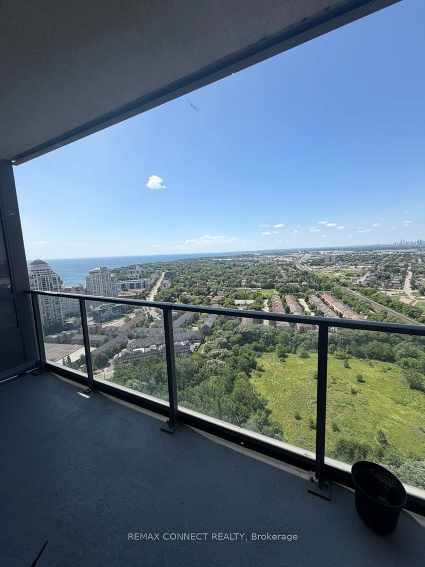 36 Park Lawn Road 4, Toronto, ON M8Y 3H8