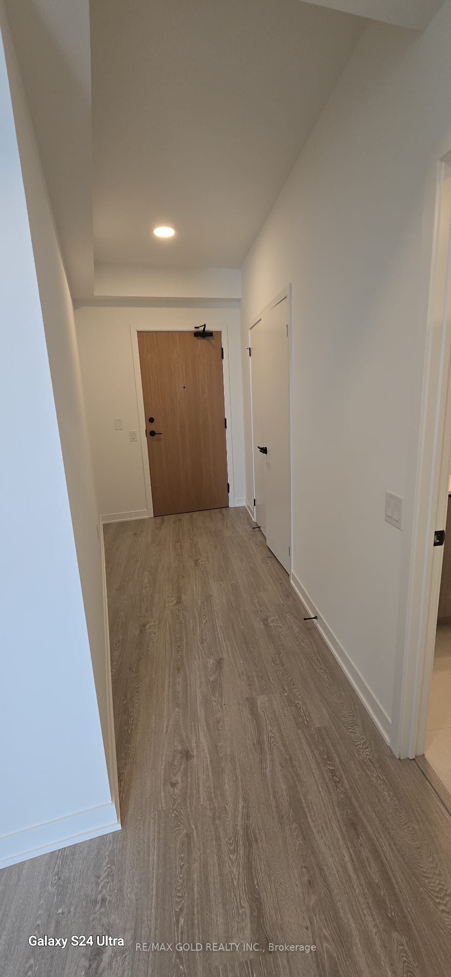 2495 Eglinton Avenue W 1613, Mississauga, ON L5M 2T2 photo 3