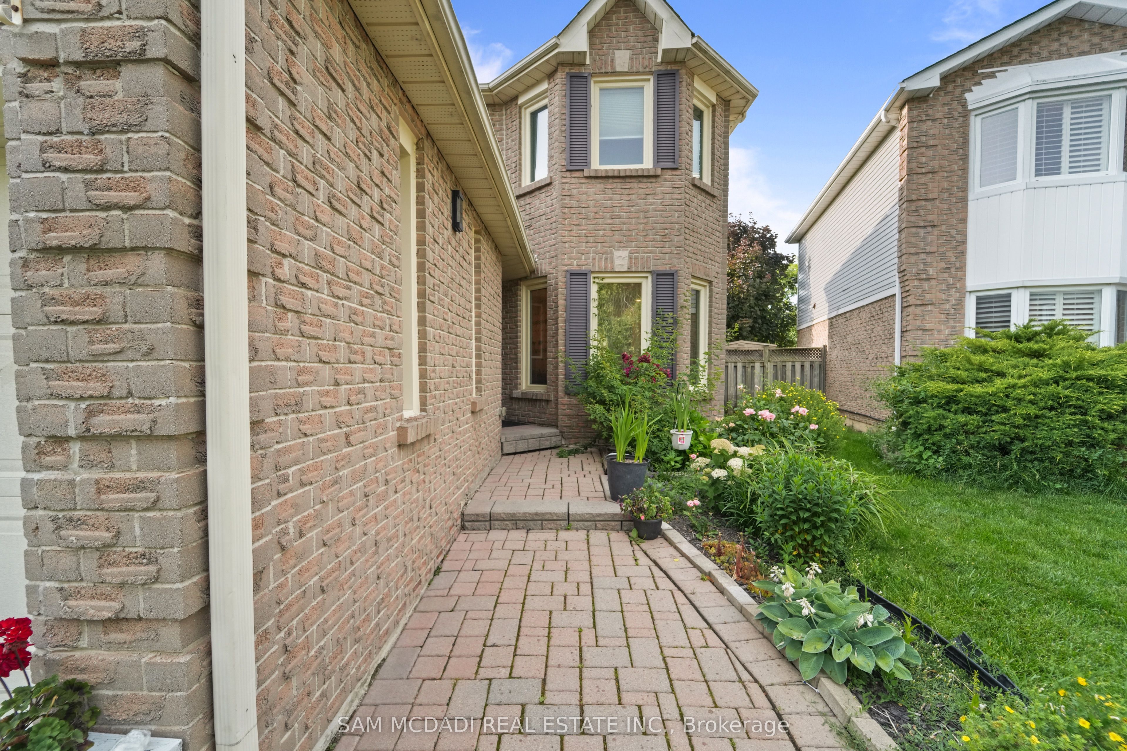 6251 Saltmarsh Court, Mississauga, ON L5N 5V9 photo 4
