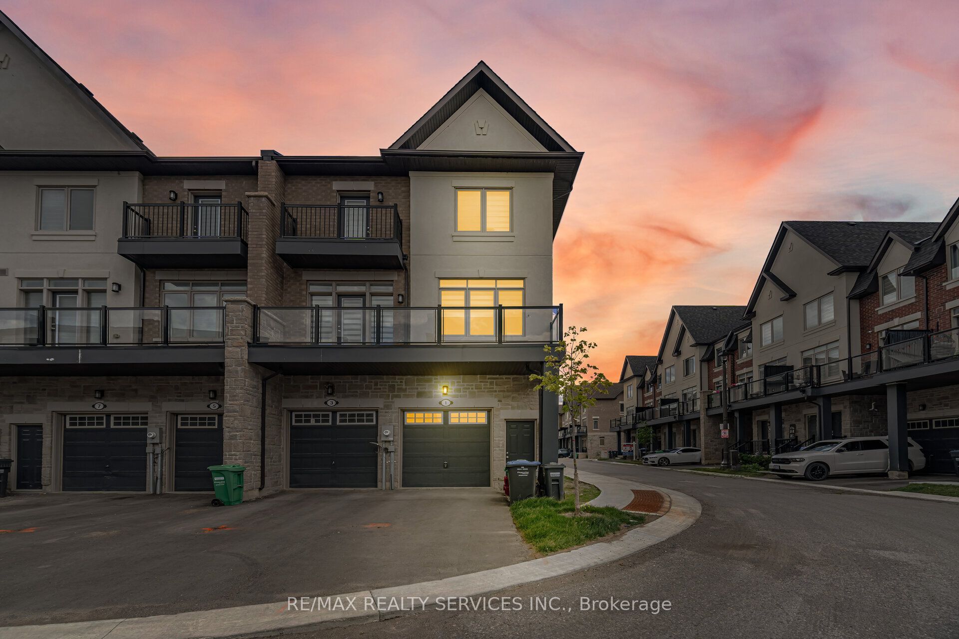 1 Springdale Avenue, Caledon, ON L7C 4L4 photo 2