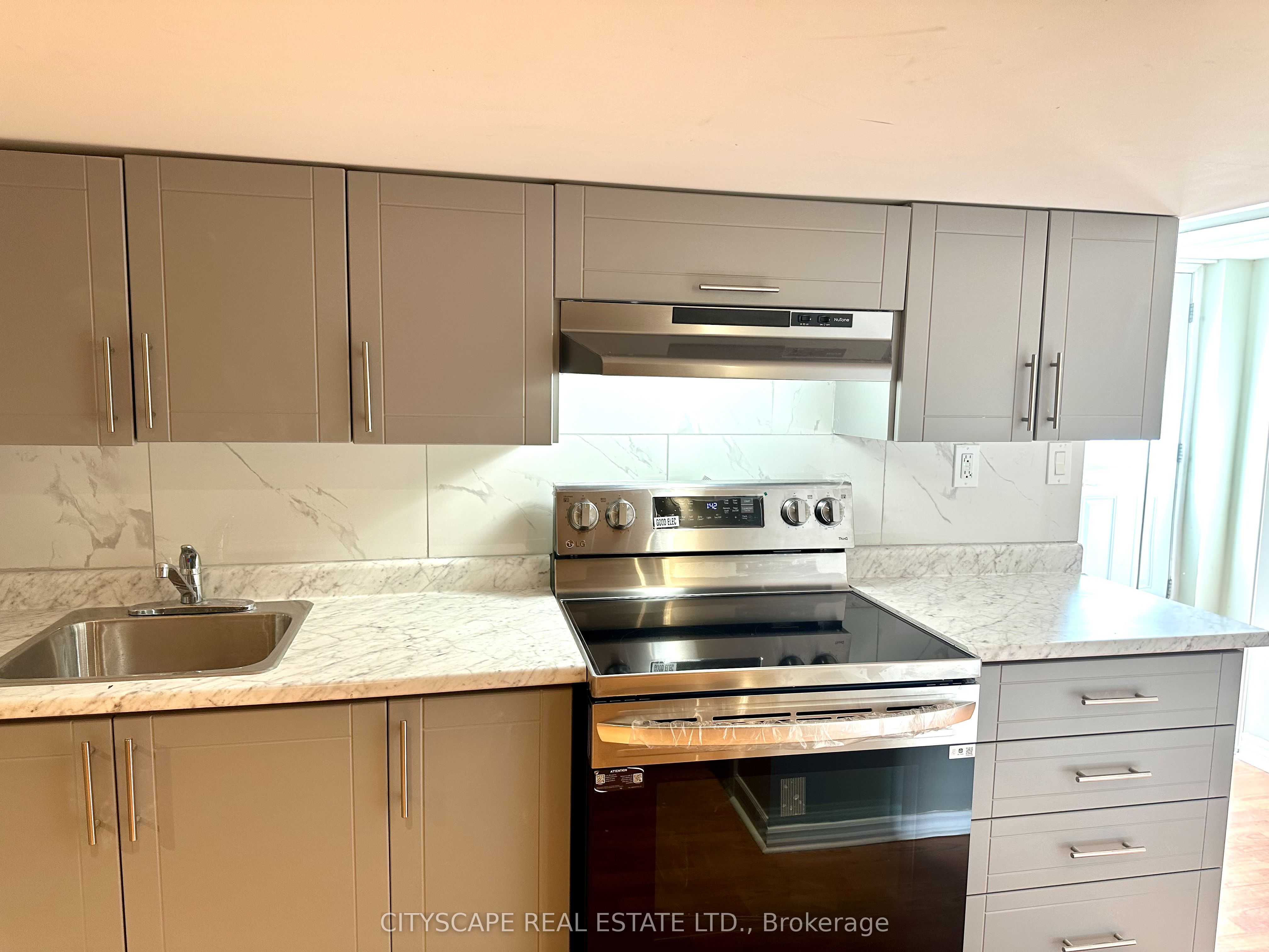 116 Rexway Drive E, Halton Hills, ON L7G 1R6 photo 2