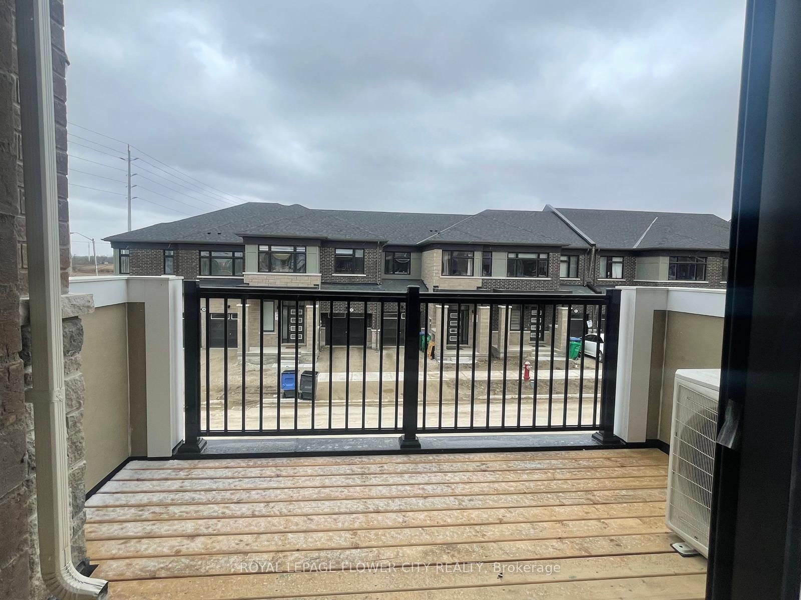 93 Keppel Circle, Brampton, ON L7A 5K9 photo 3