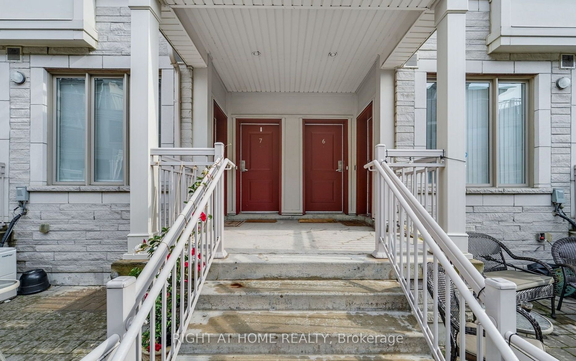 125 Long Branch Avenue 7, Toronto, ON M8W 0A9 photo 2