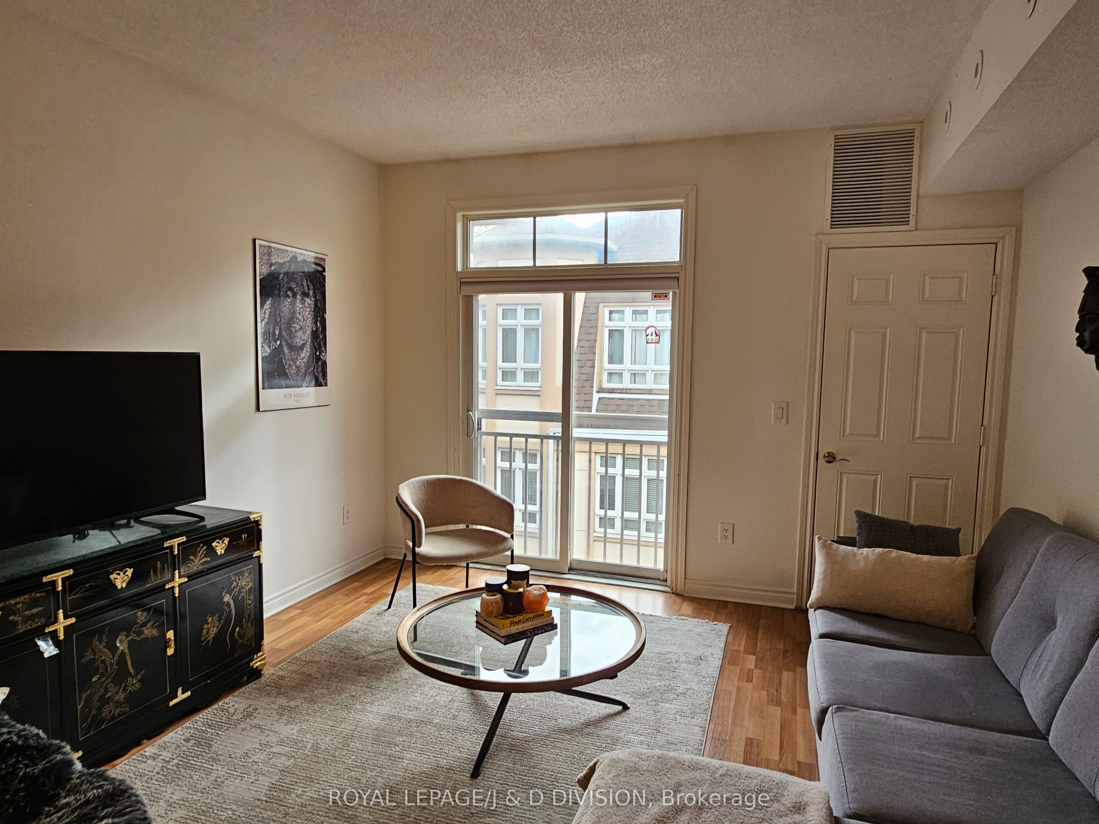 38 Gibson Avenue 9, Toronto, ON M9N 0A5 photo 2