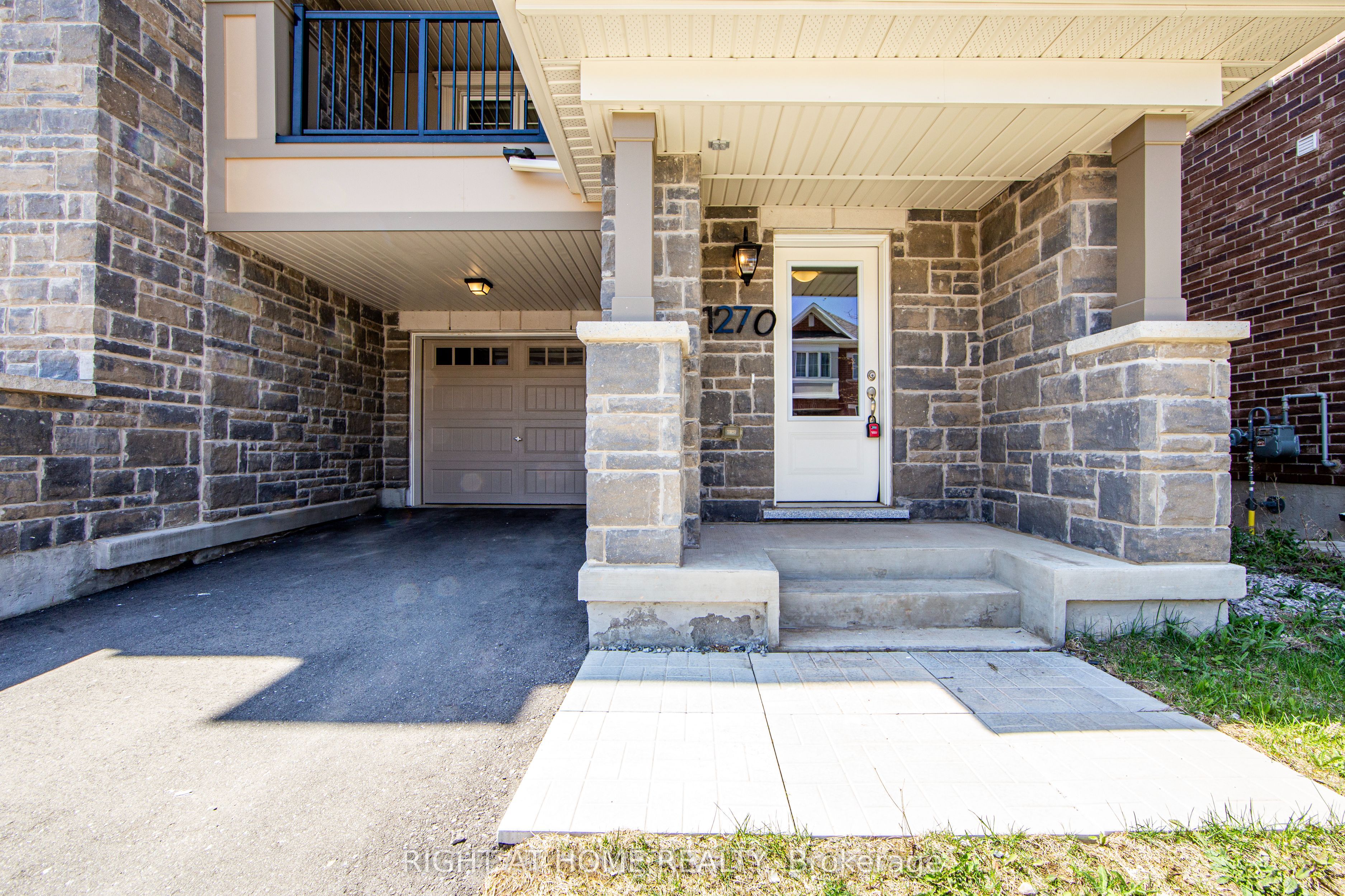 1270 Wintergreen Place, Milton, ON L9E 1S4 photo 2