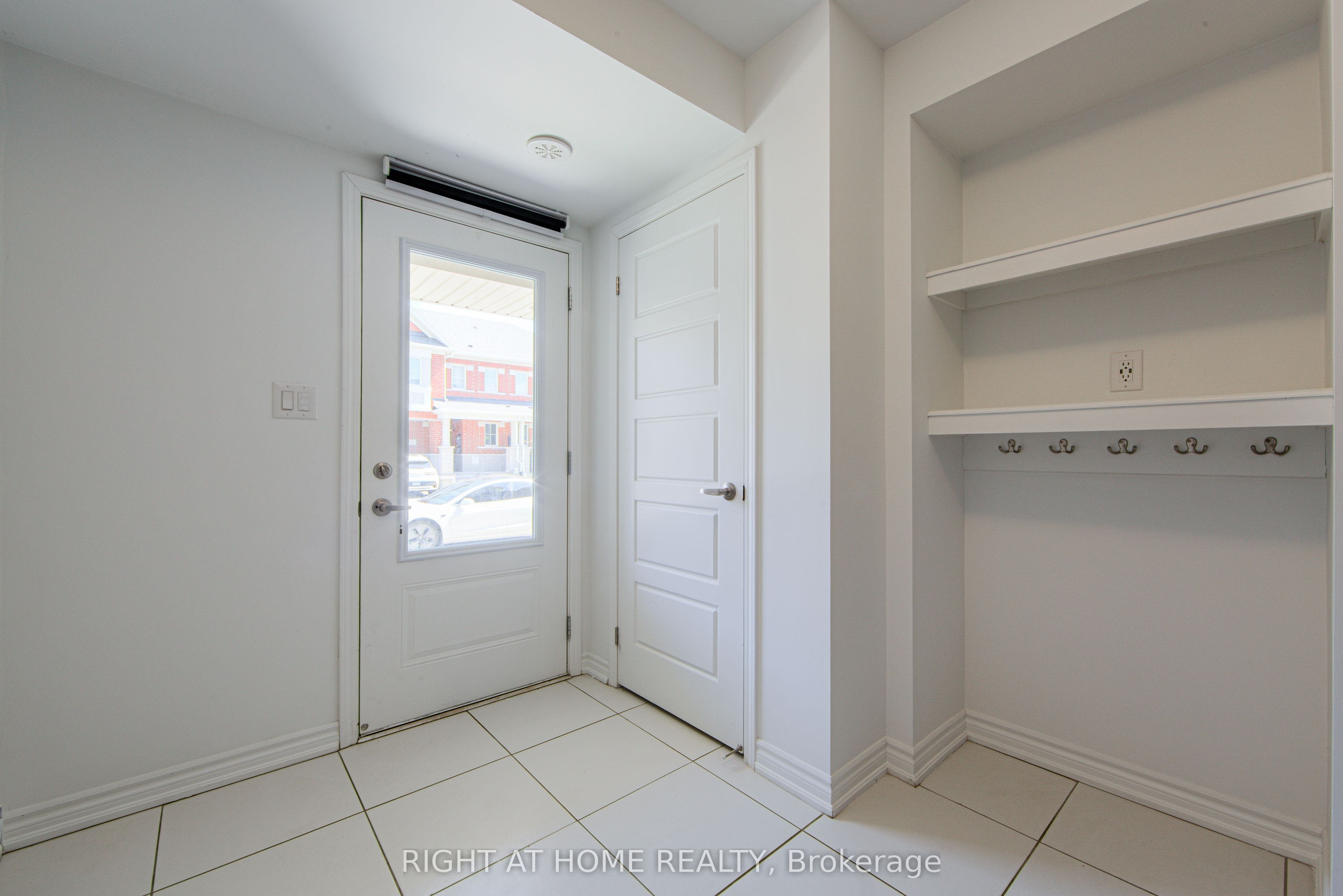 1270 Wintergreen Place, Milton, ON L9E 1S4 photo 4