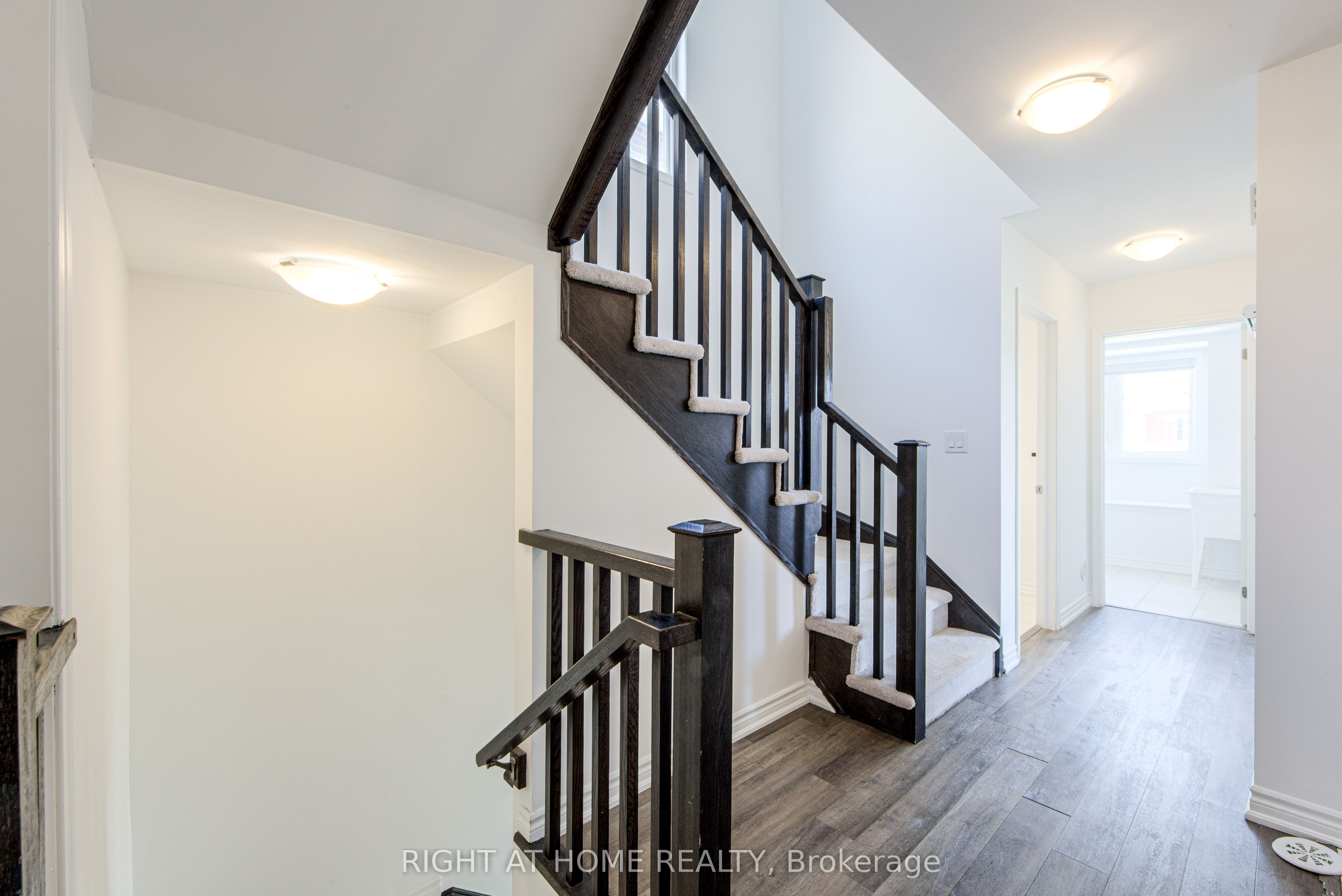 1270 Wintergreen Place, Milton, ON L9E 1S4 photo 5