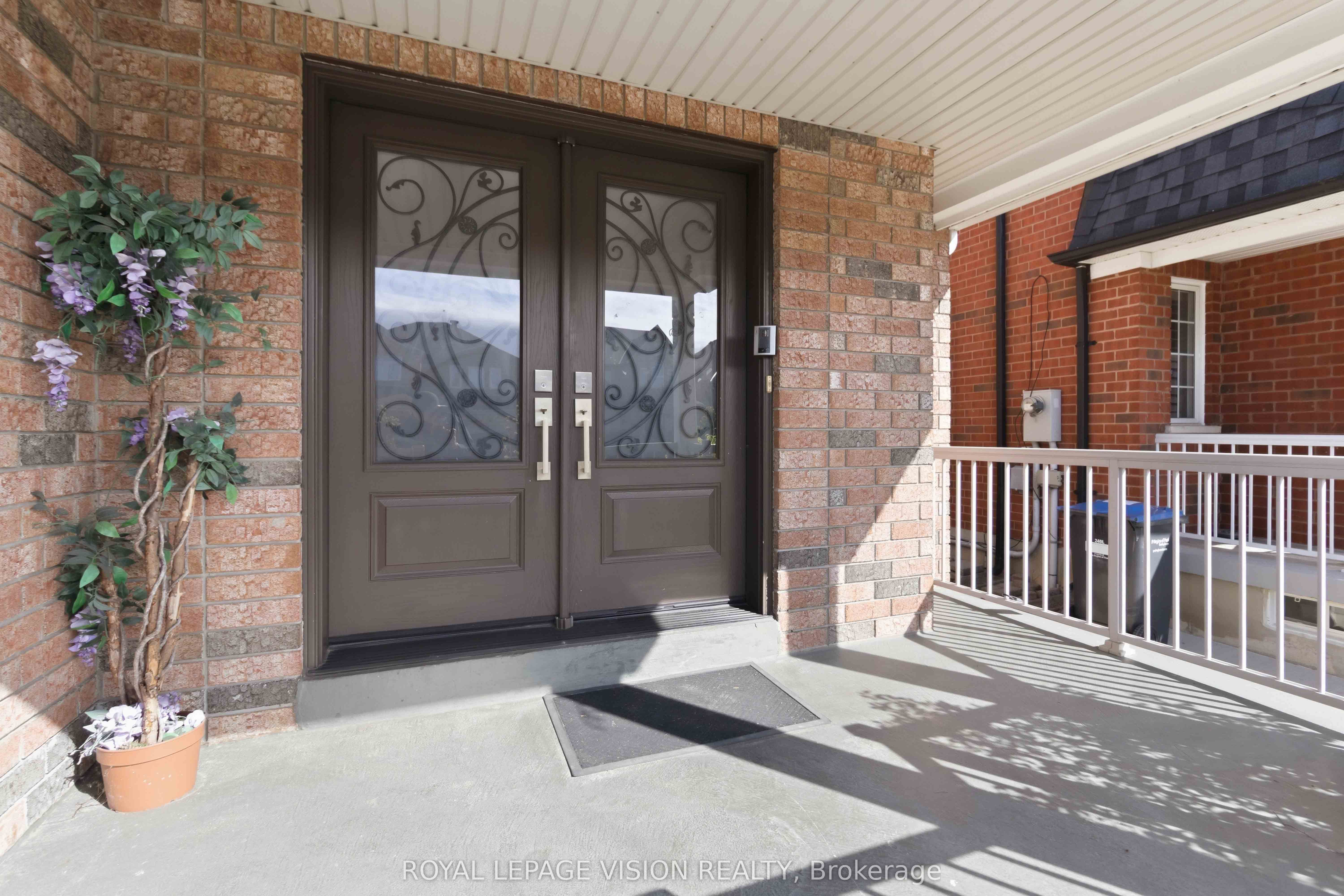 3859 Mcdowell Drive, Mississauga, ON L5M 6P1 photo 4