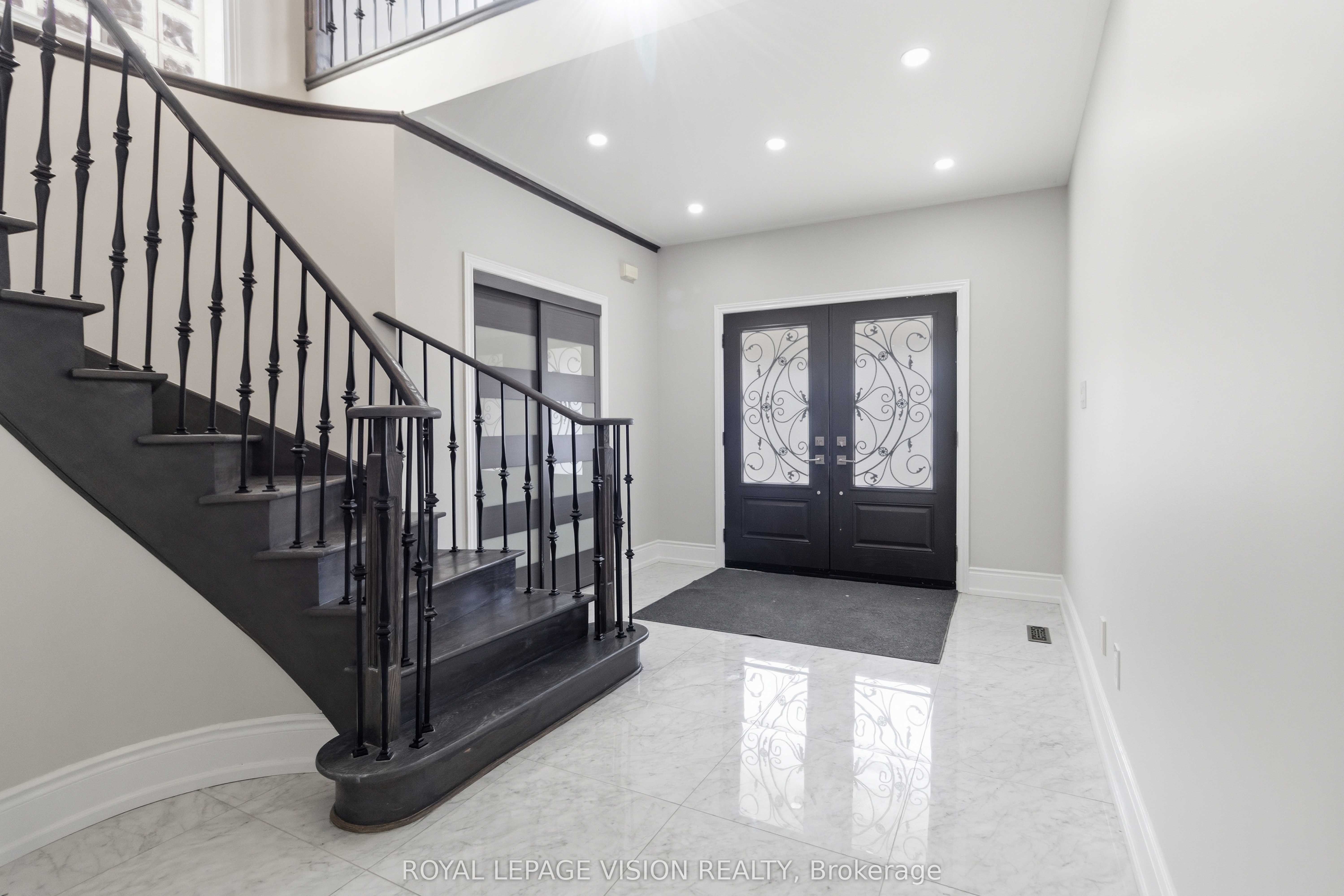 3859 Mcdowell Drive, Mississauga, ON L5M 6P1 photo 5