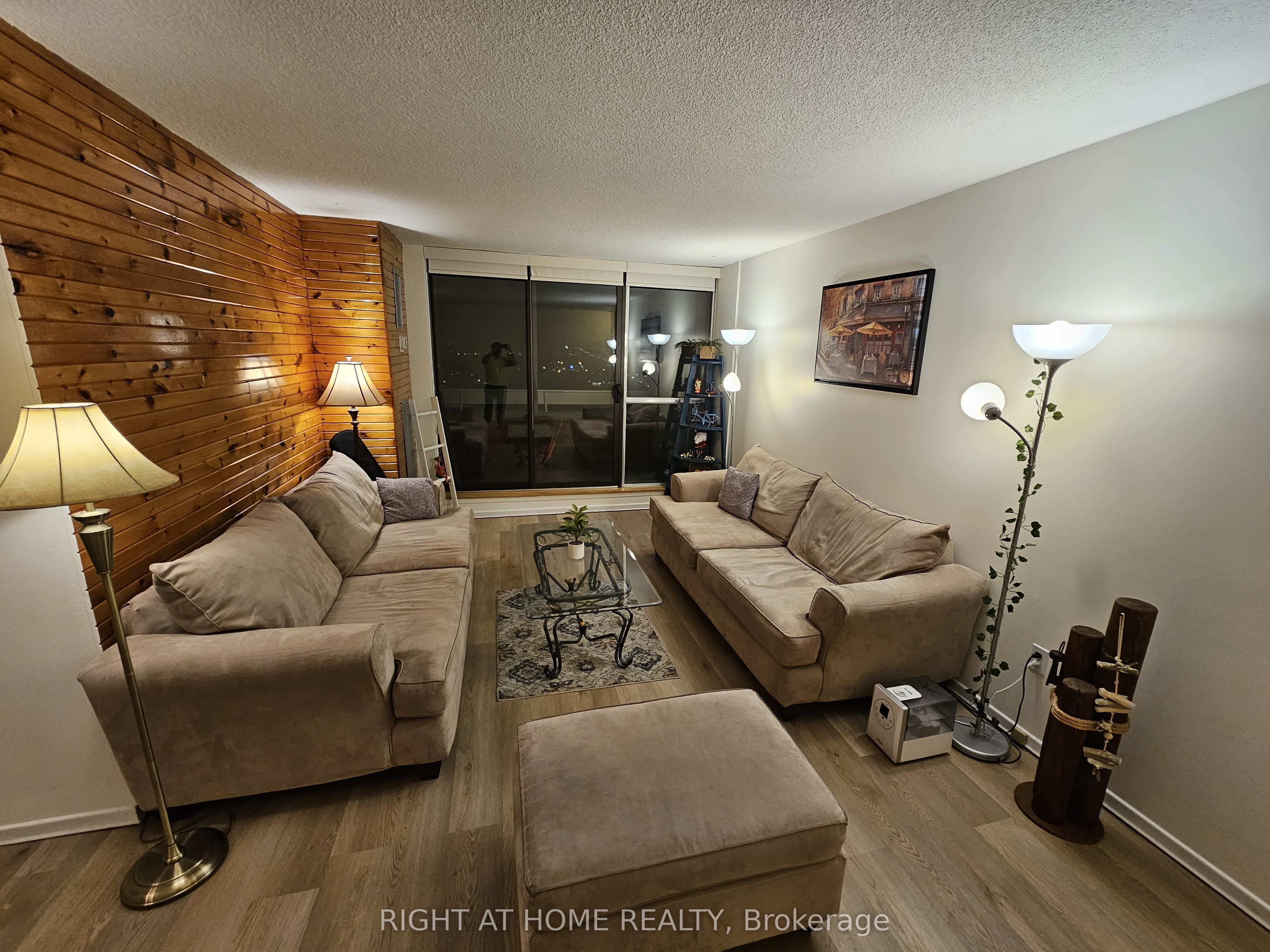 25 Kensington Road 1912, Brampton, ON L6T 3W8 photo 4