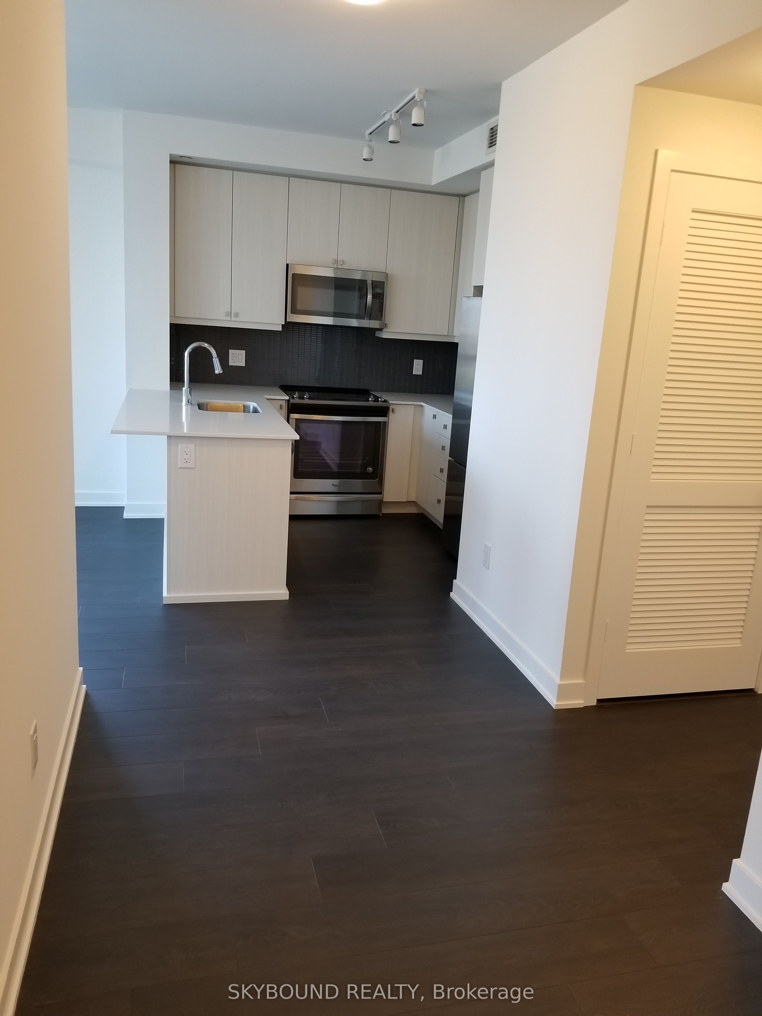 4633 Glen Erin Drive 1503, Mississauga, ON L5M 4G3 photo 3