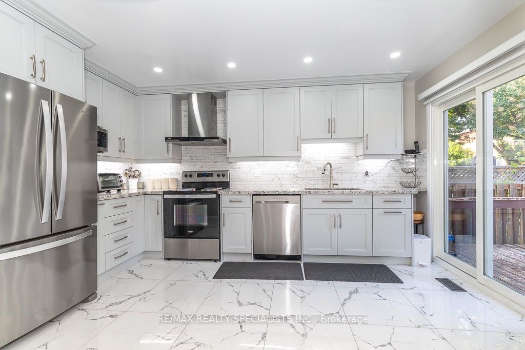 6369 Longspur Road, Mississauga, ON L5N 6H1 photo 3