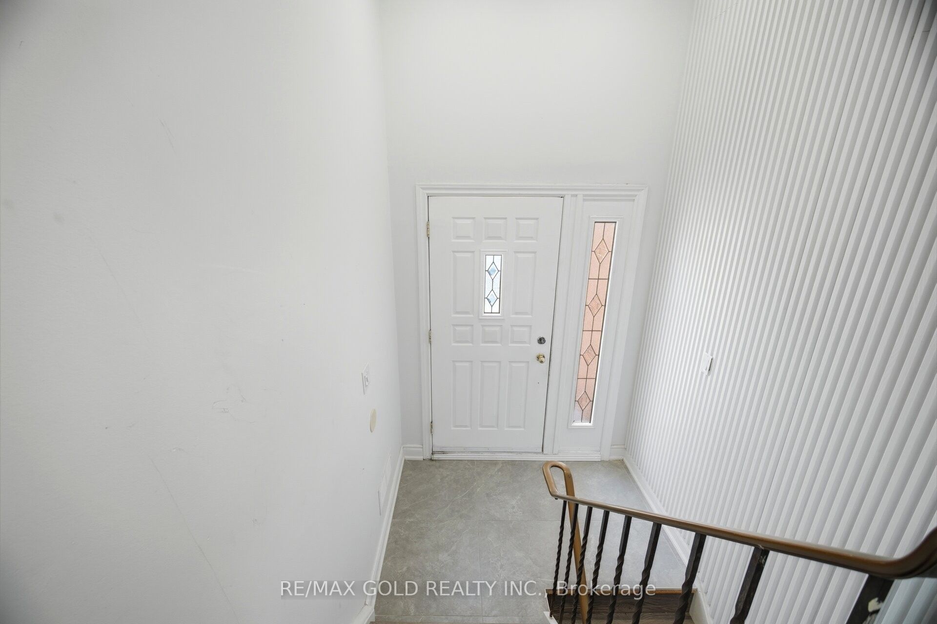 3345 Monica Drive, Mississauga, ON L4T 3E6 photo 2