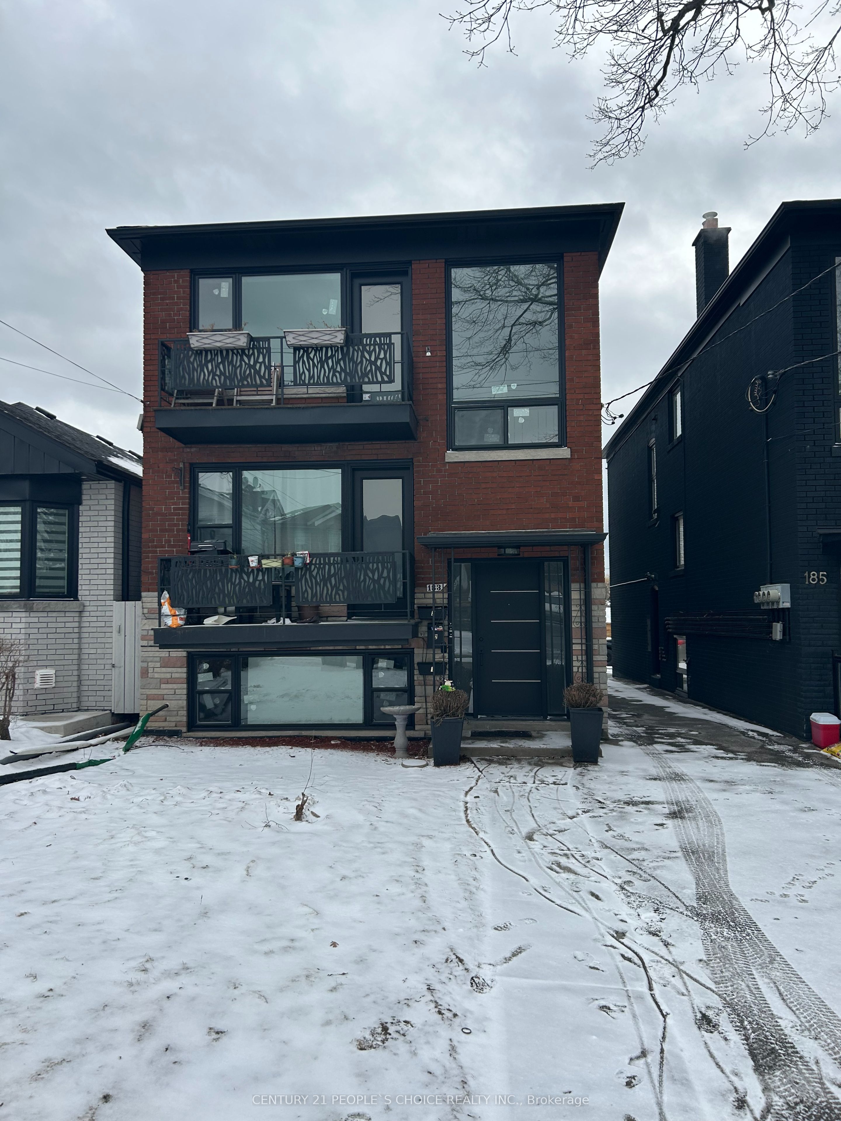 183 Bowie Avenue 2, Toronto, ON M6E 2R5