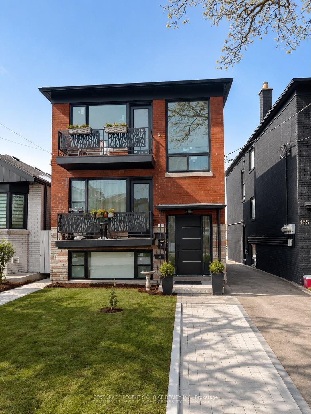 183 Bowie Avenue 2, Toronto, ON M6E 2R5 photo 2
