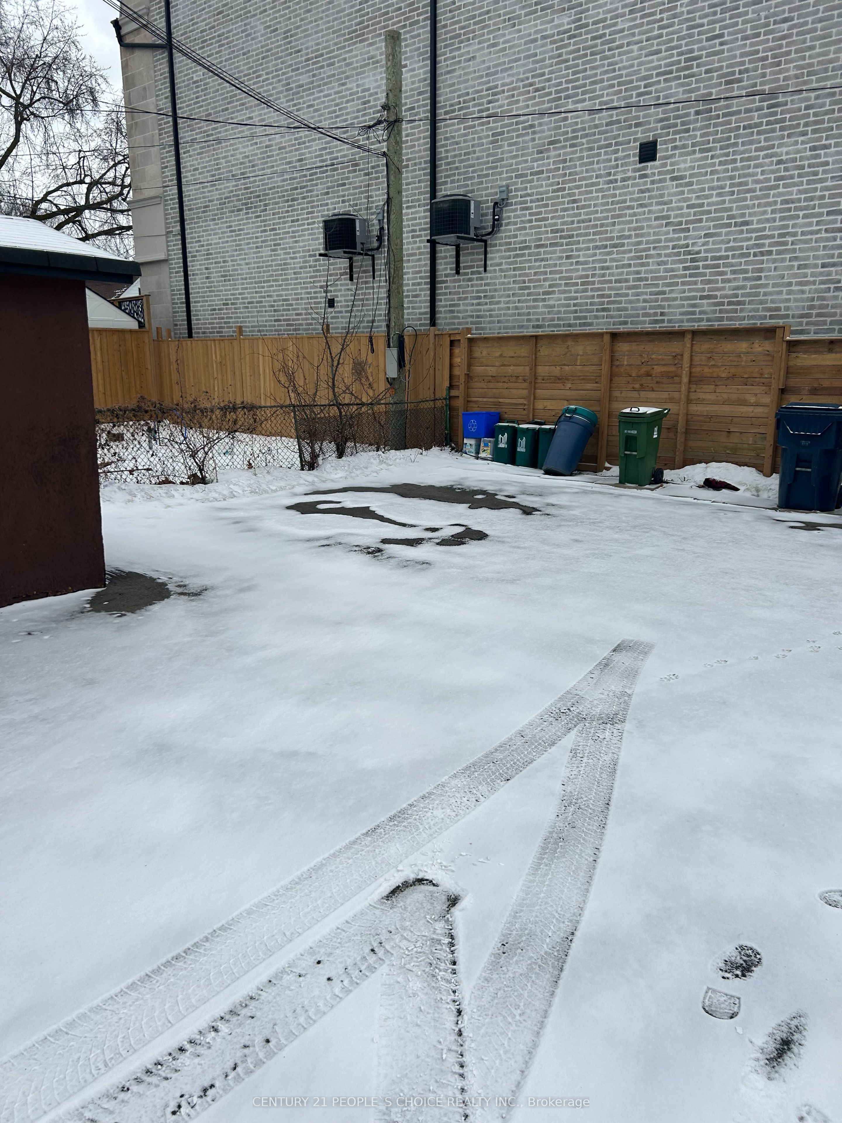 183 Bowie Avenue 2, Toronto, ON M6E 2R5 photo 4