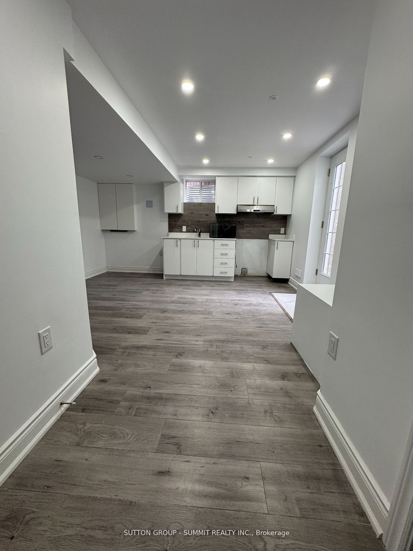 674 Thompson Road S Lower, Milton, ON L9T 0C7 photo 3