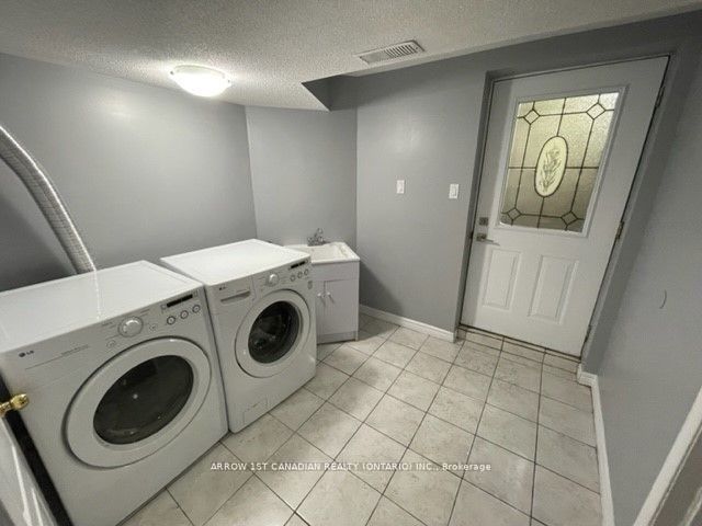 562 Feathergrass Crescent Basement - 2 Bedroom, Mississauga, ON L4Z 3Y5 photo 4