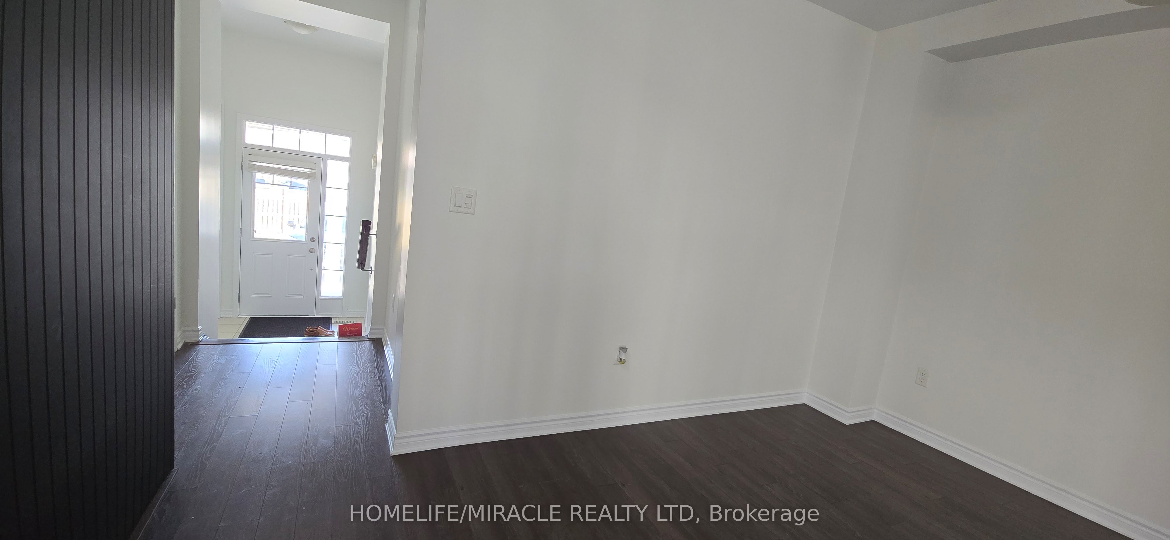 25 Phyllis Drive, Caledon, ON L7C 4E3 photo 2