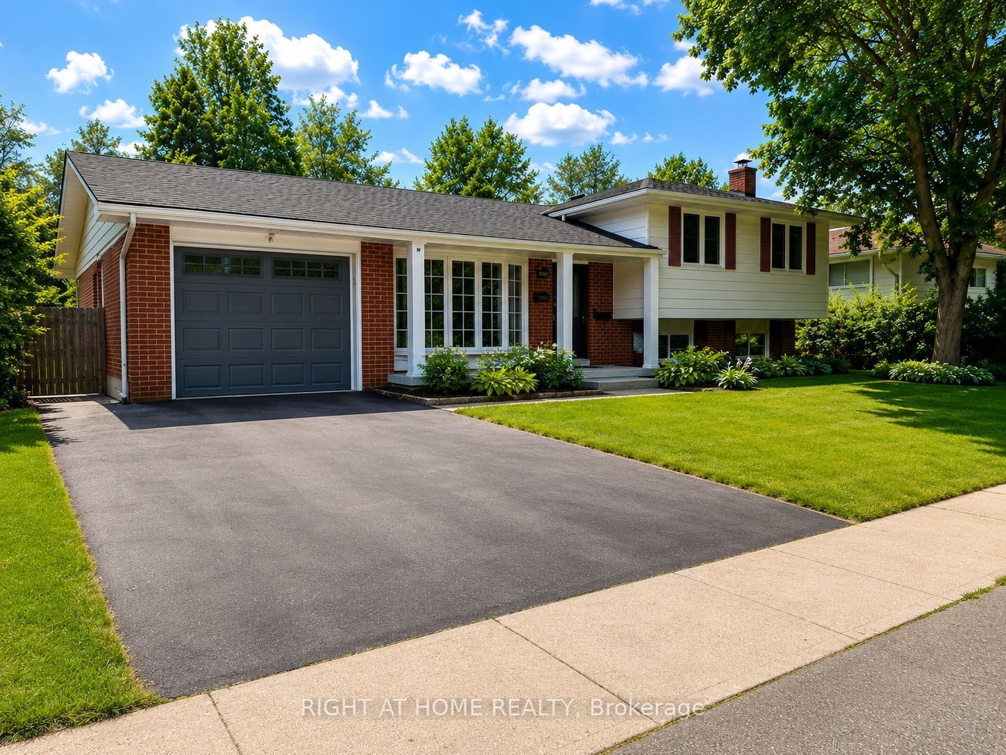4440 Cosburn Crescent, Burlington, ON L7L 1S5 photo 2