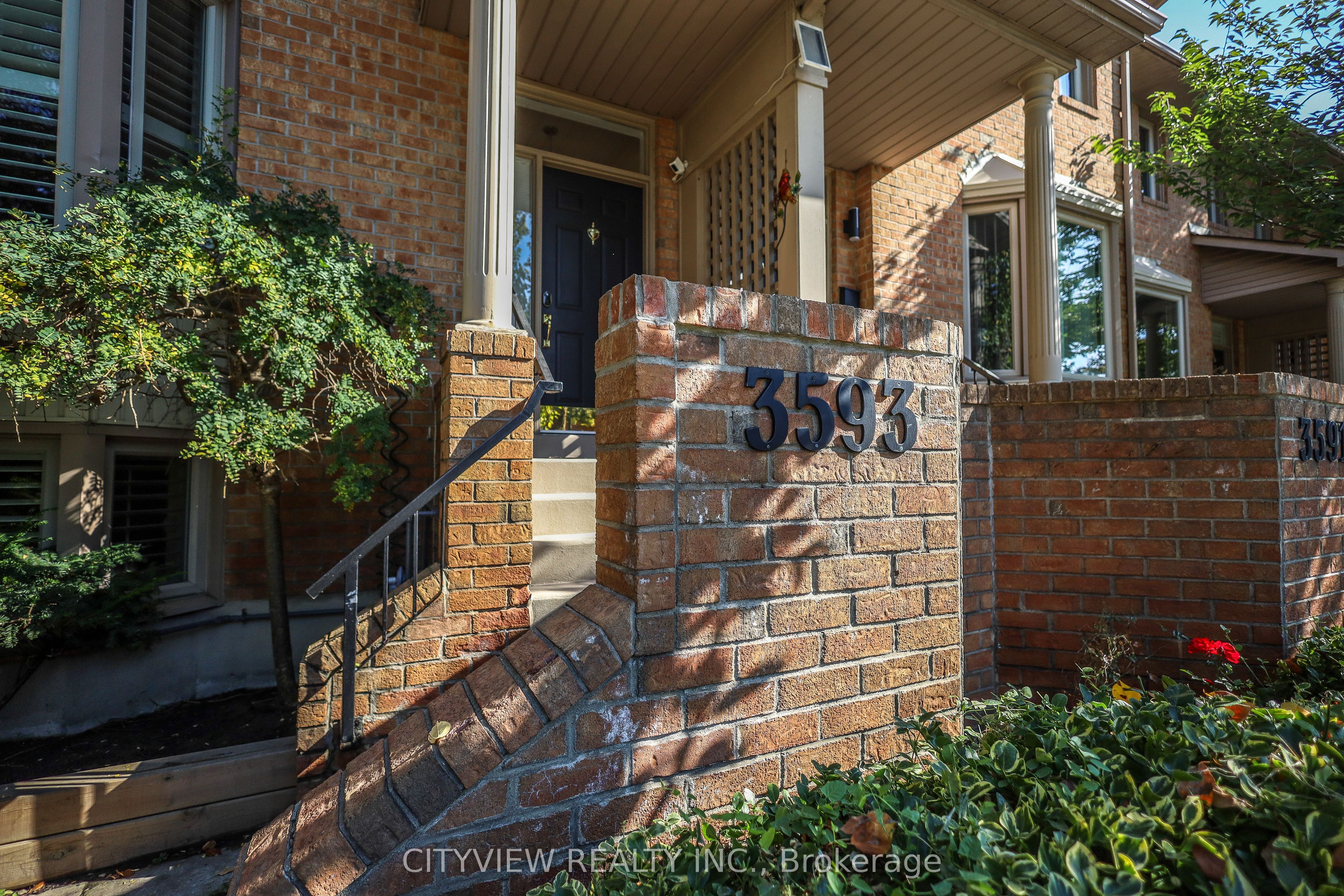 3593 Kariya Drive, Mississauga, ON L5B 3J2 photo 2