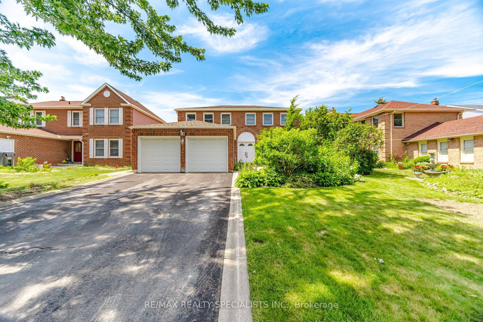 18 Jill Crescent, Brampton, ON L6S 3J2 photo 2