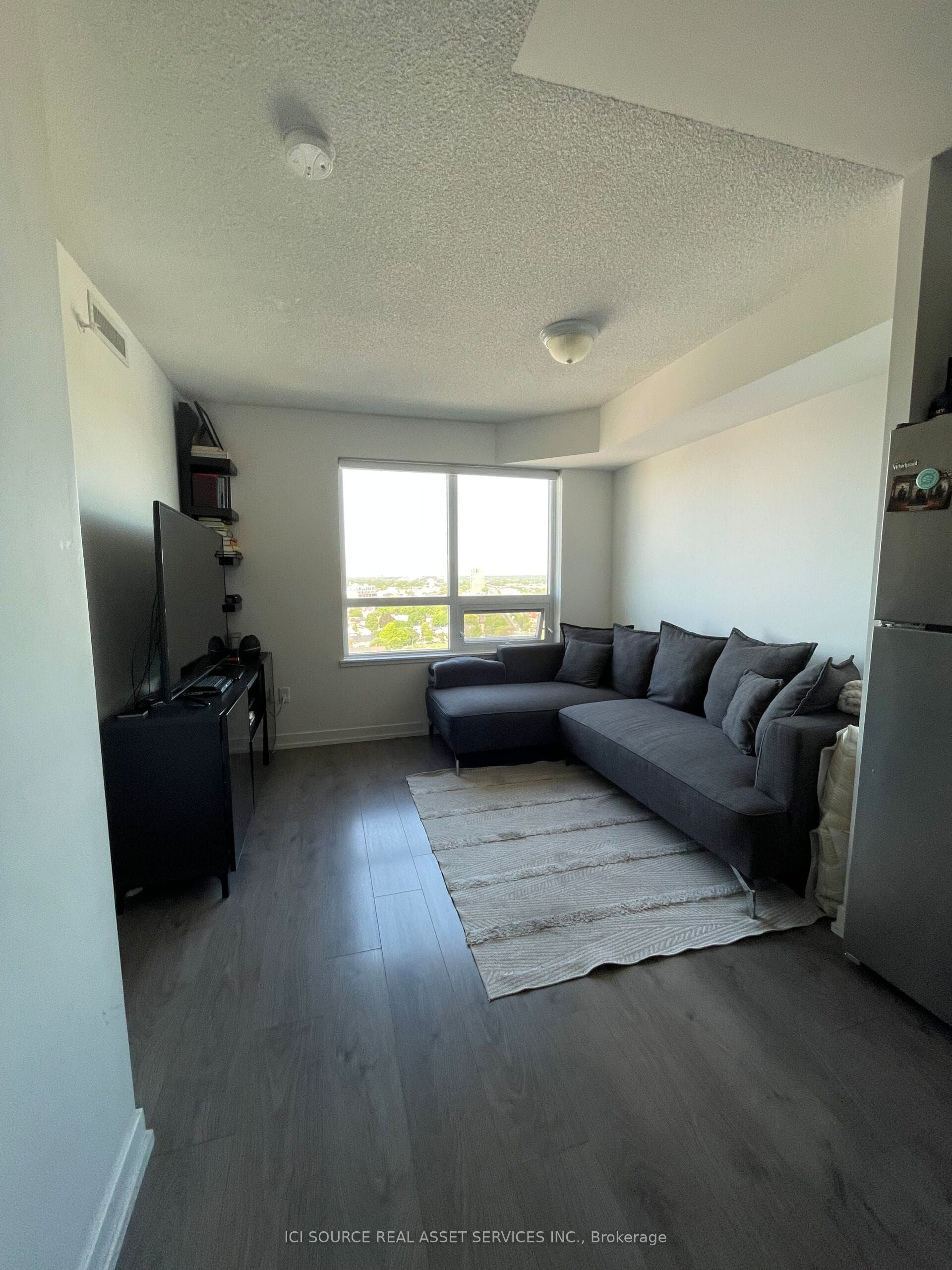 1420 Dupont Road 1807, Toronto, ON M6H 0C2 photo 4