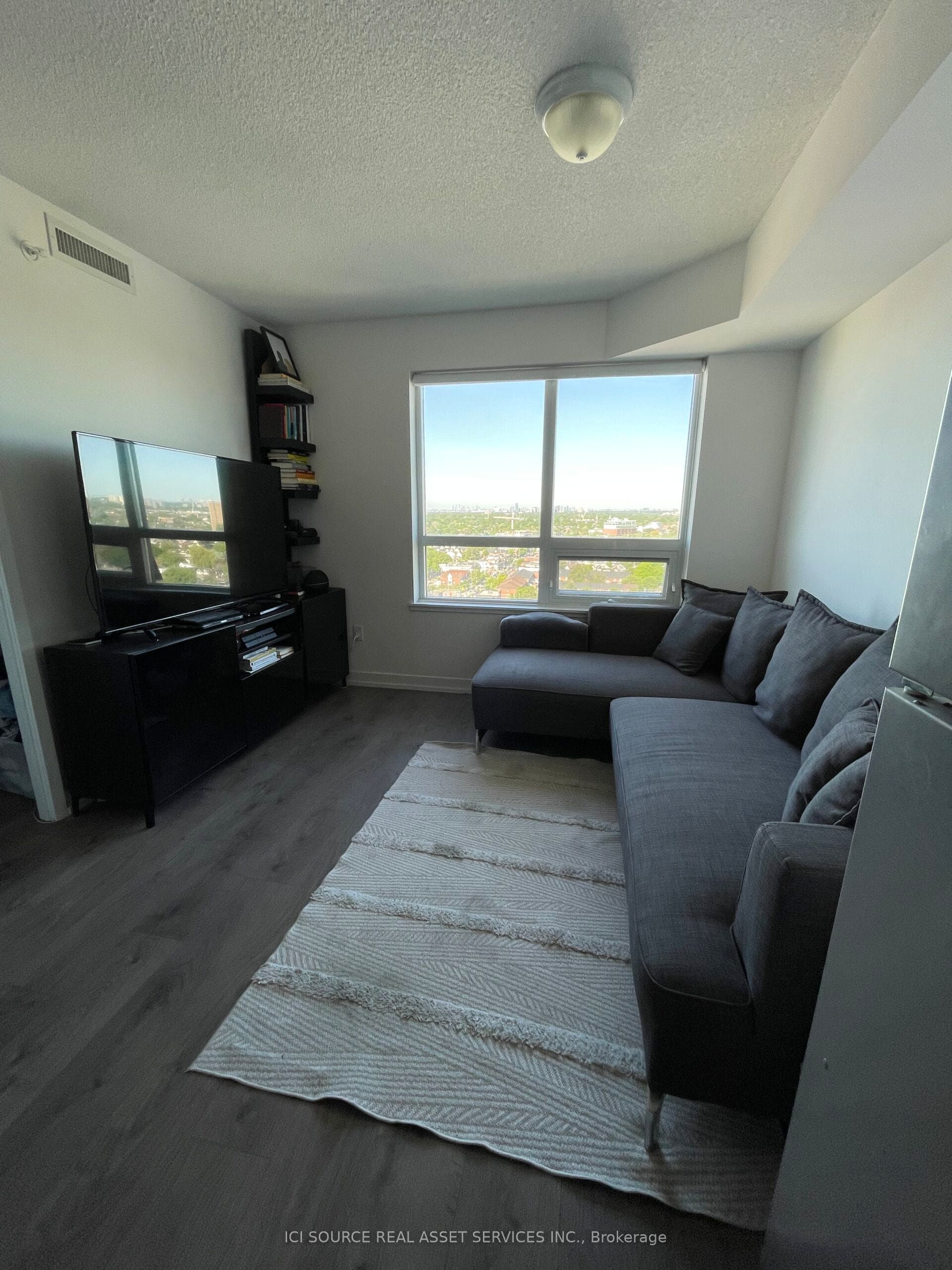 1420 Dupont Road 1807, Toronto, ON M6H 0C2 photo 5