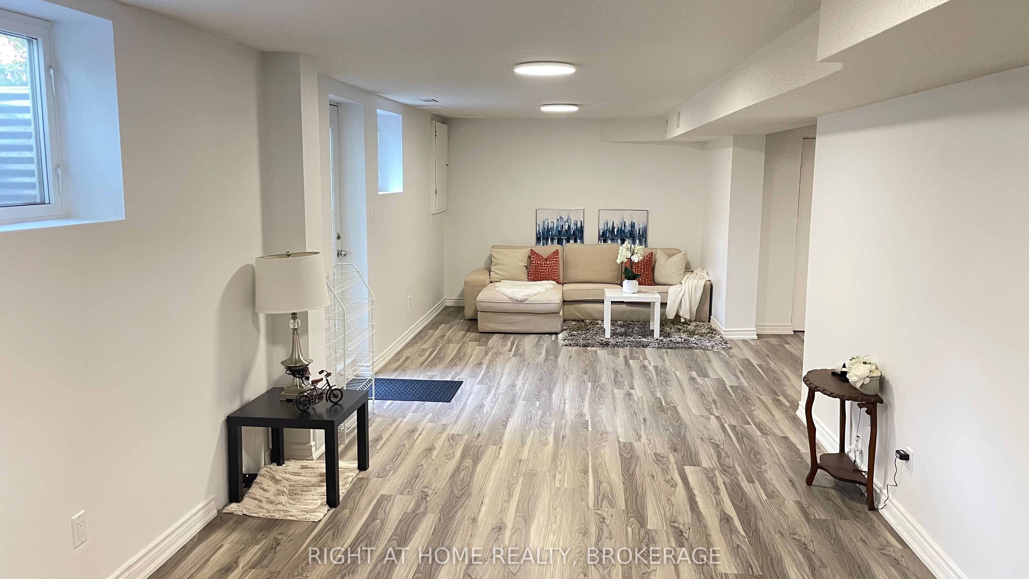1163 Rosethorne Road Lower, Oakville, ON L6M 1H5